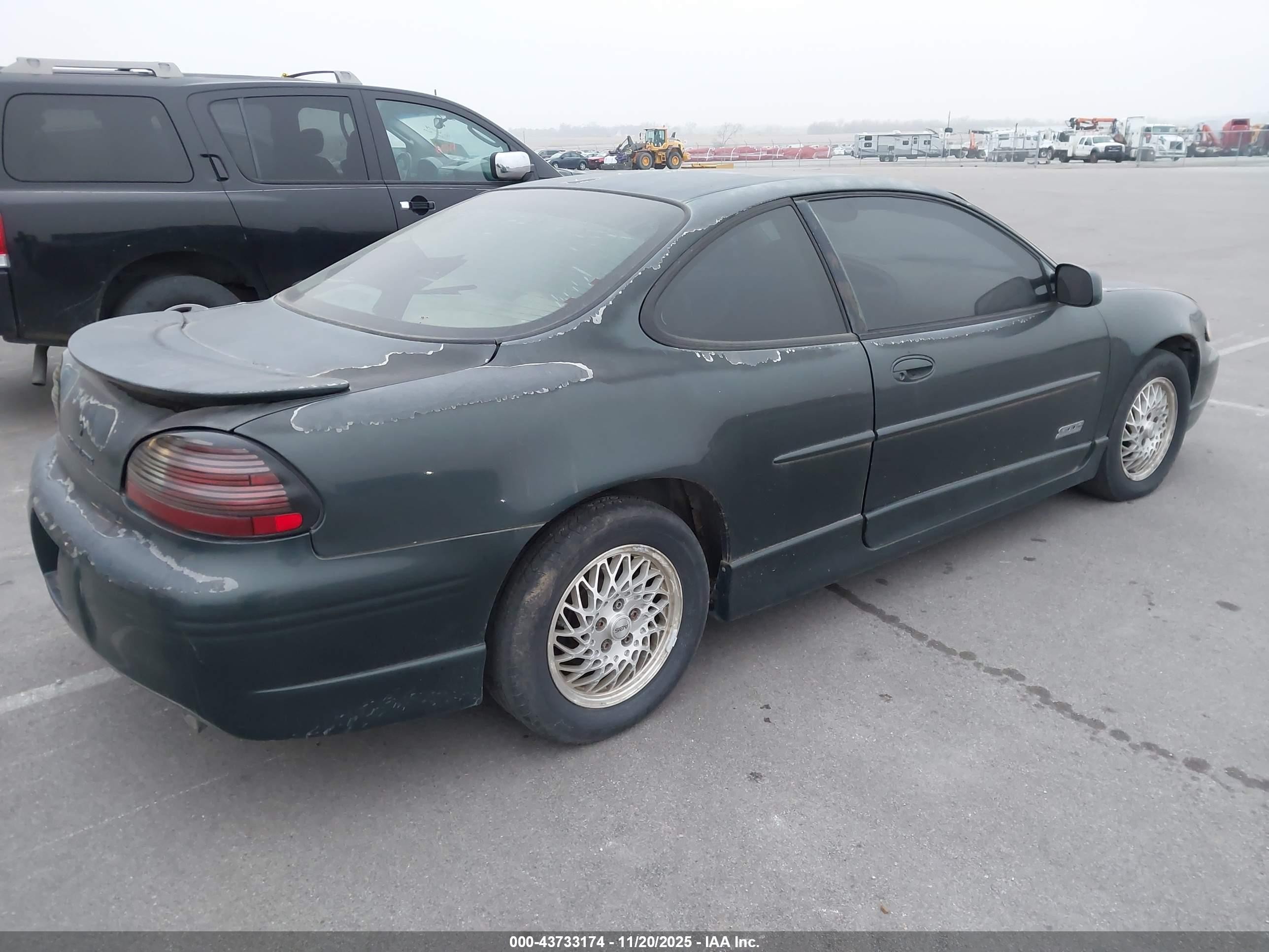 1998 Pontiac Grand Prix Gt Green vin: 1G2WP1213WF312017
