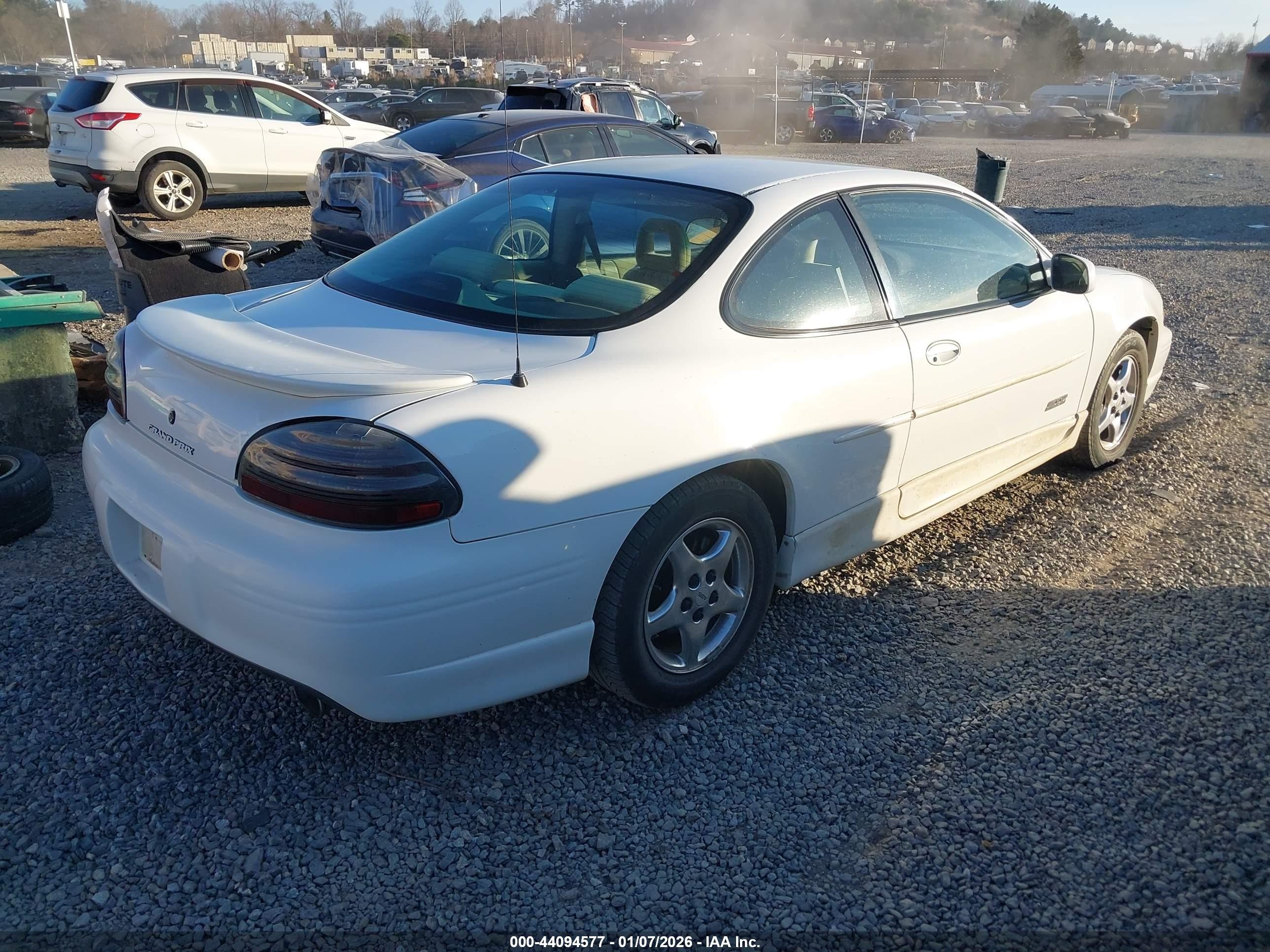 1997 Pontiac Grand Prix Gt White vin: 1G2WP1217VF285659