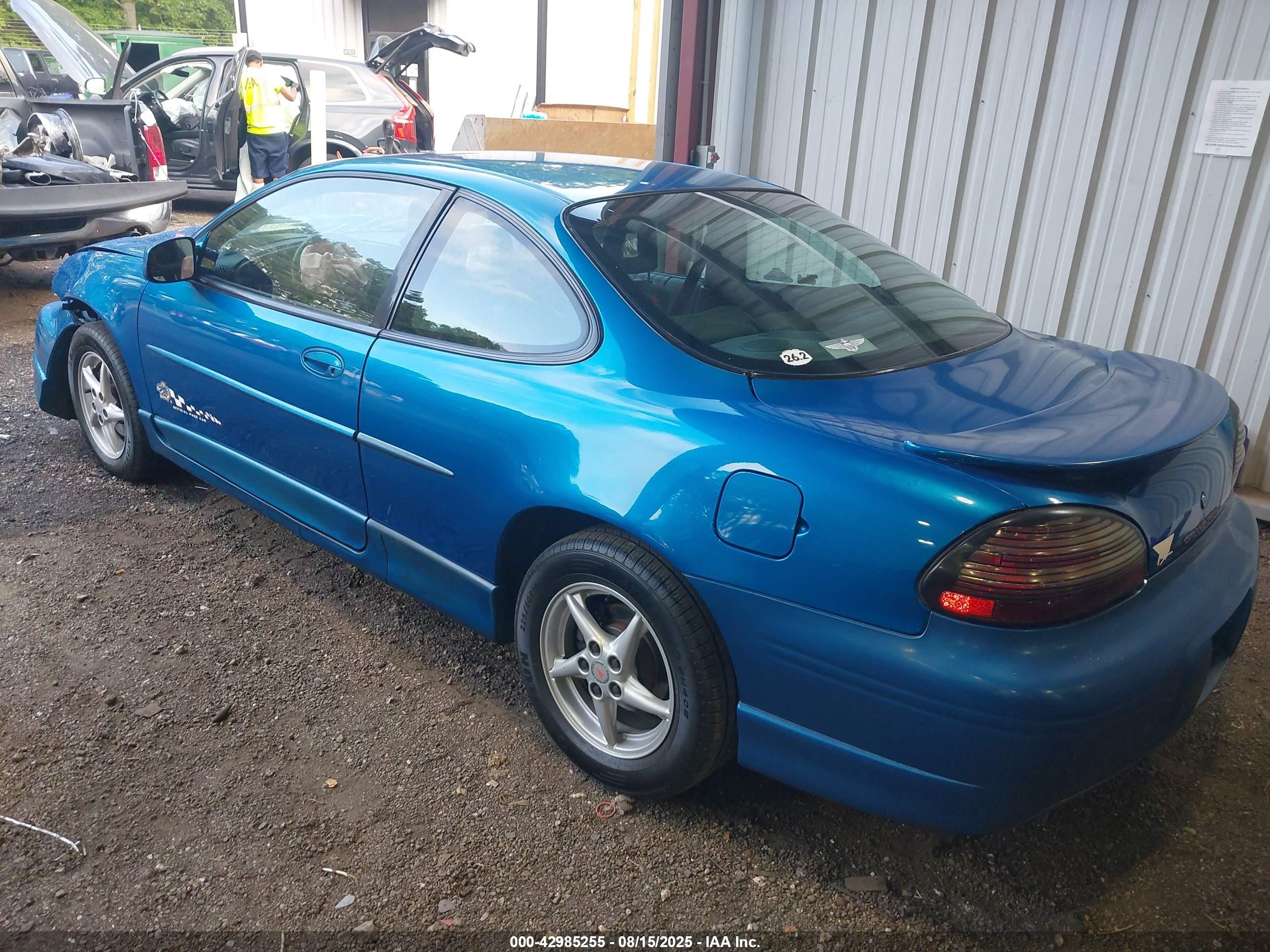 1998 Pontiac Grand Prix Gt Blue vin: 1G2WP1218WF309100