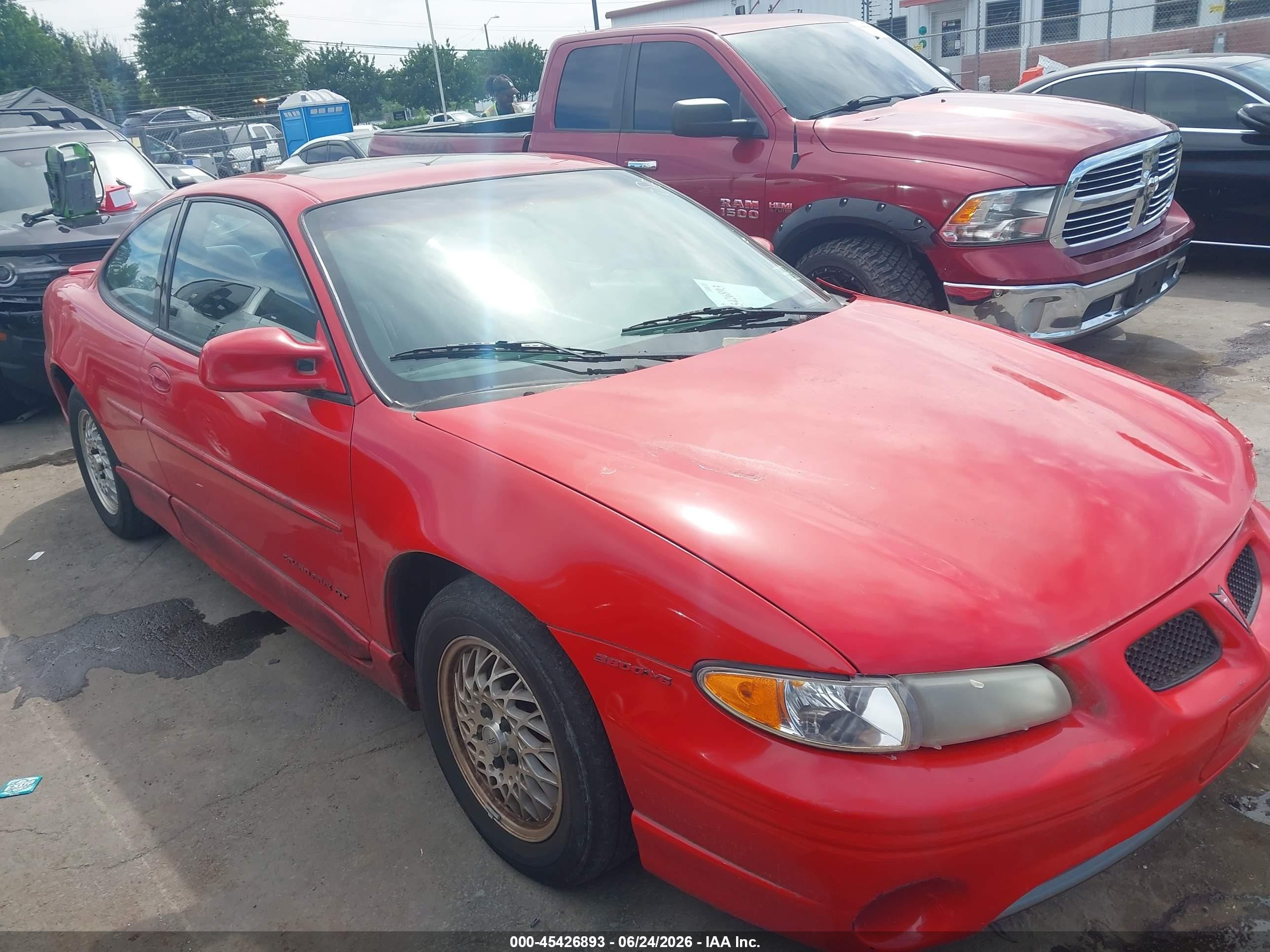 1998 Pontiac Grand Prix Gt Red vin: 1G2WP12K5WF208718