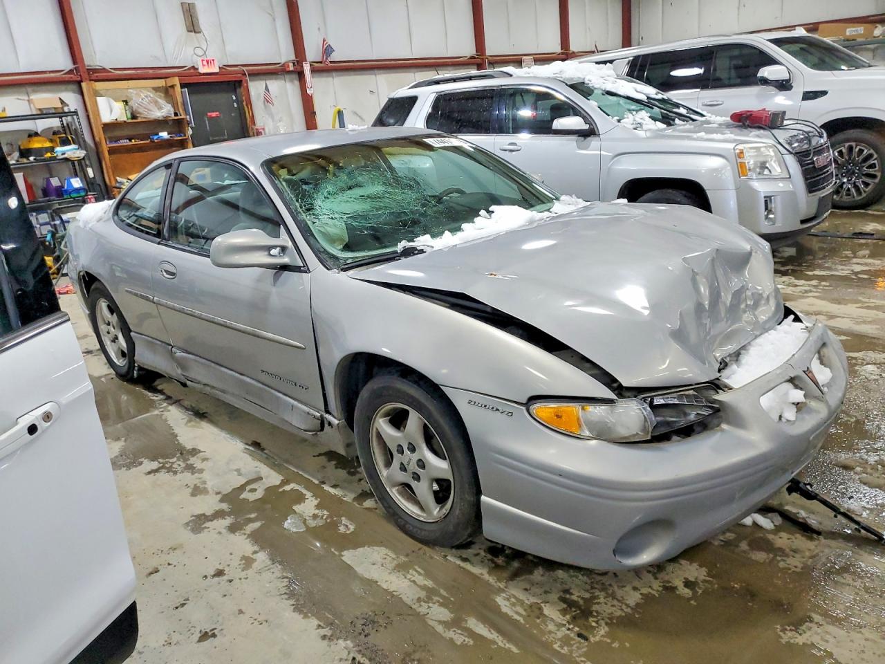 1998 Pontiac Grand Prix Gt Silver vin: 1G2WP12K6WF293939