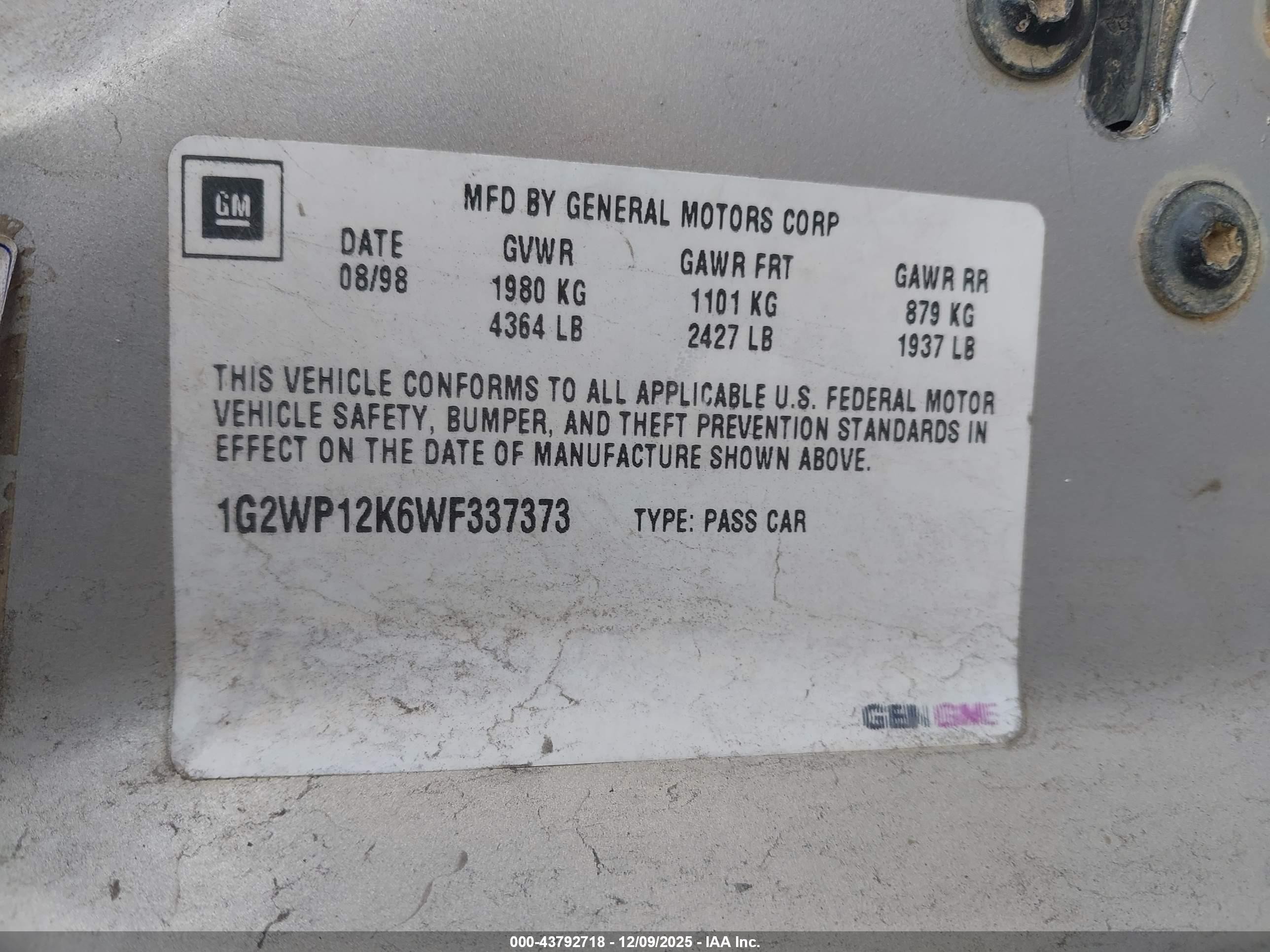 1998 Pontiac Grand Prix Gt Silver vin: 1G2WP12K6WF337373