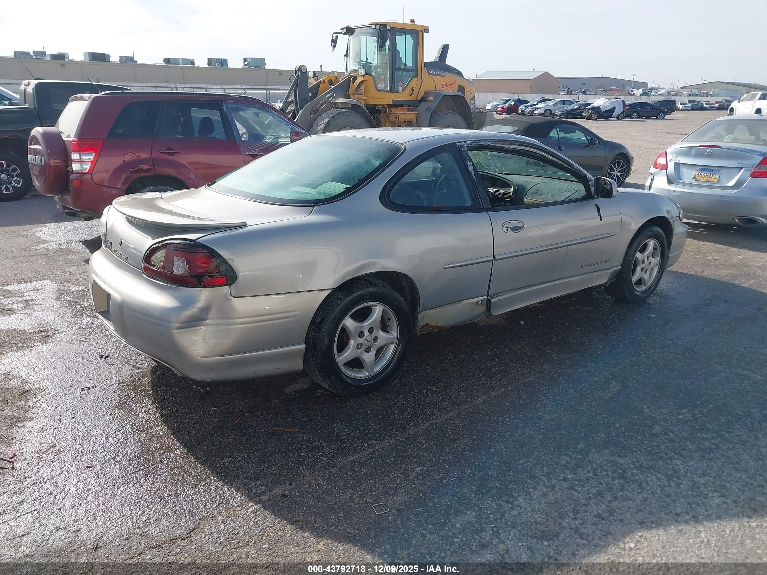 1998 Pontiac Grand Prix Gt Silver vin: 1G2WP12K6WF337373