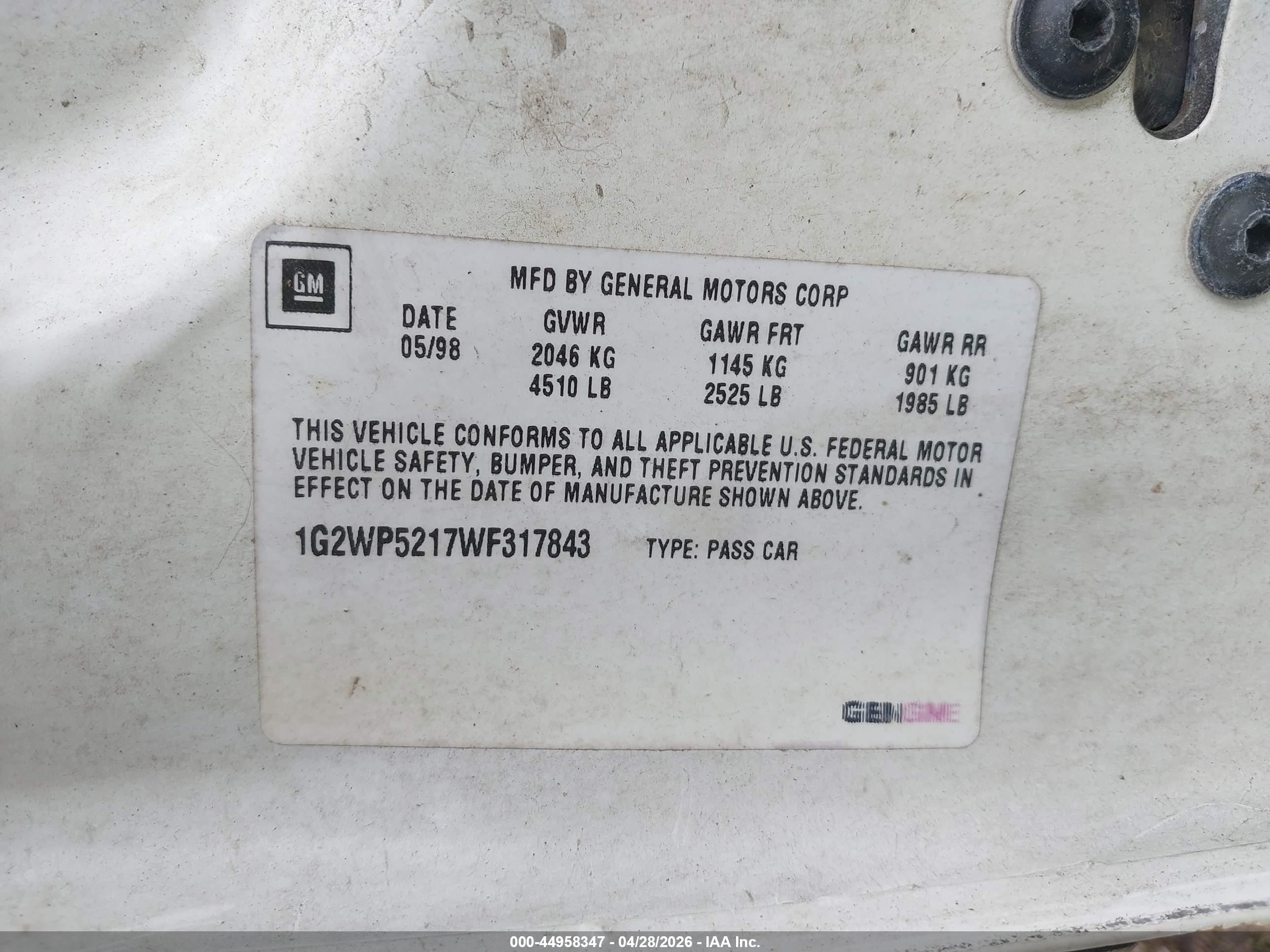 1998 Pontiac Grand Prix Gt White vin: 1G2WP5217WF317843