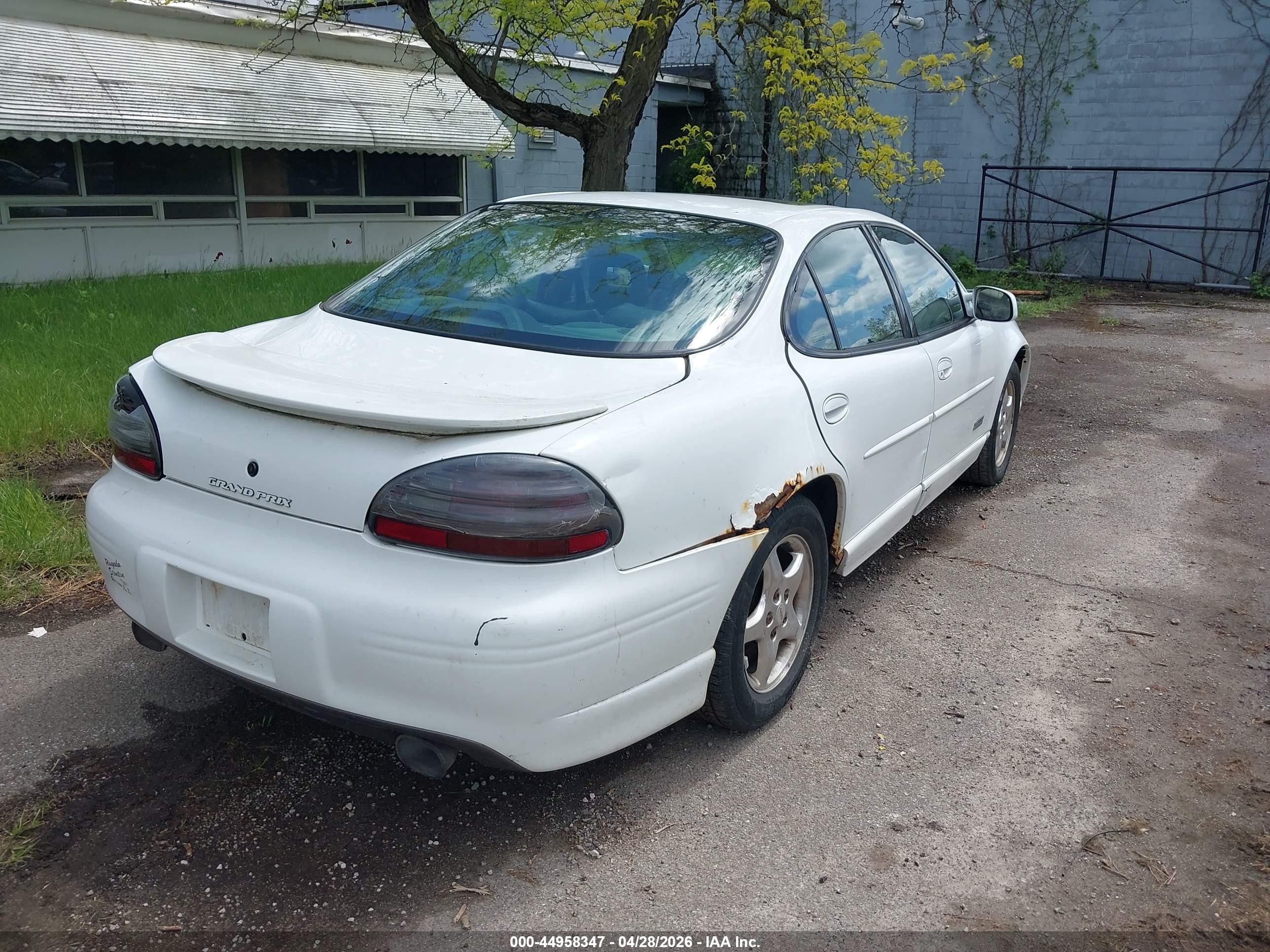 1998 Pontiac Grand Prix Gt White vin: 1G2WP5217WF317843