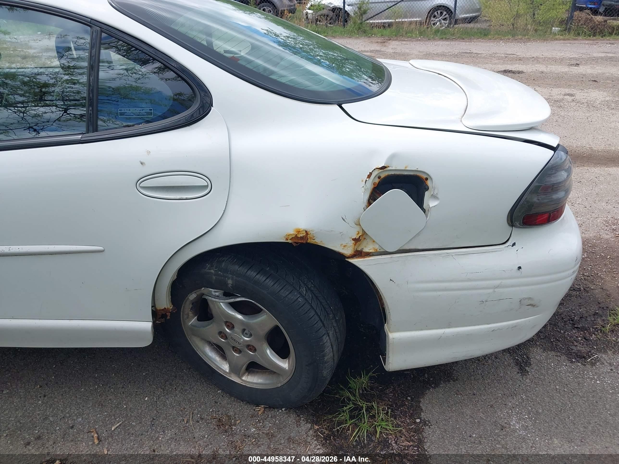 1998 Pontiac Grand Prix Gt White vin: 1G2WP5217WF317843