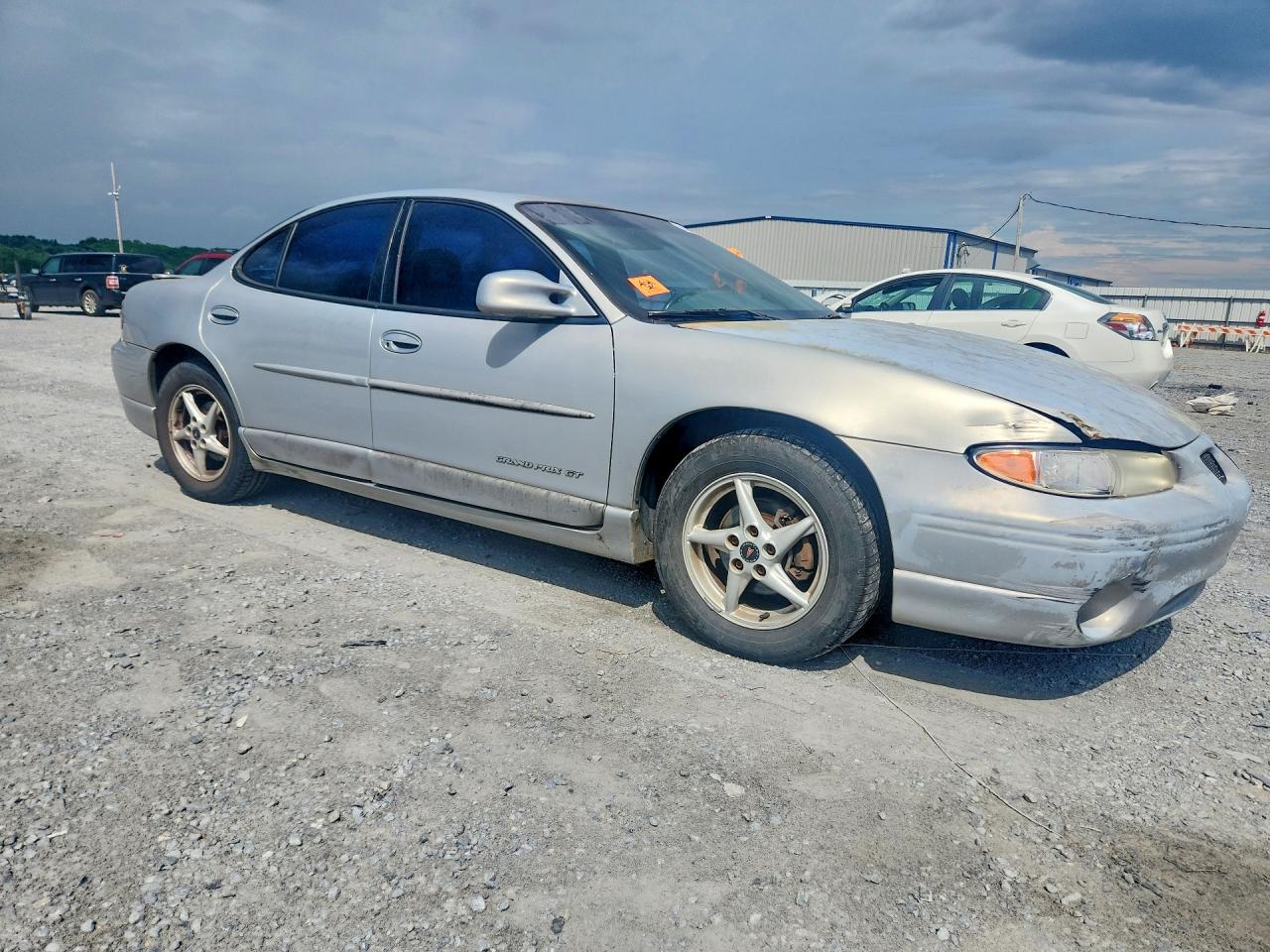 2000 Pontiac Grand Prix Gt Silver vin: 1G2WP52K0YF262745