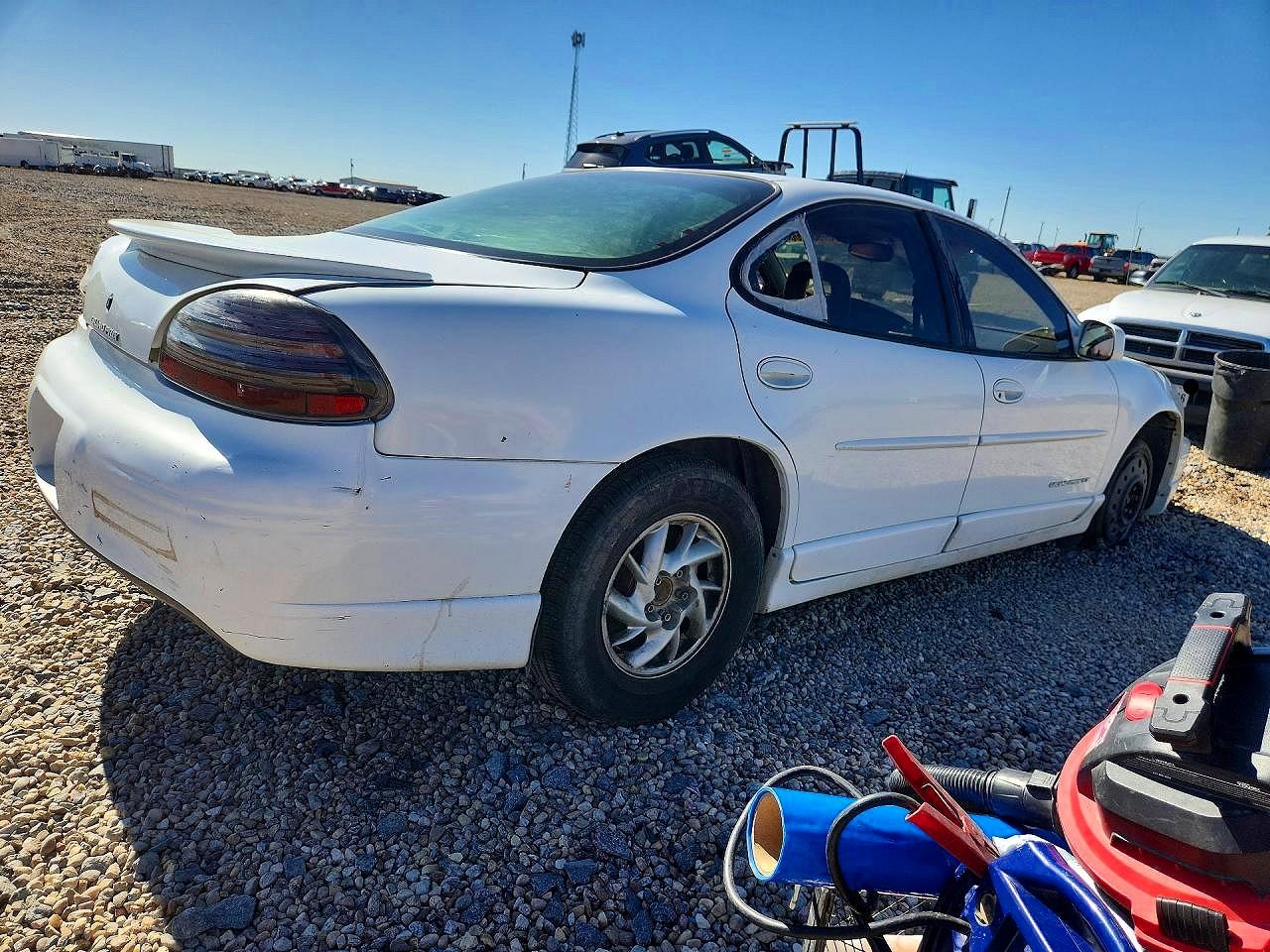 1997 Pontiac Grand Prix Gt White vin: 1G2WP52K1VF323533