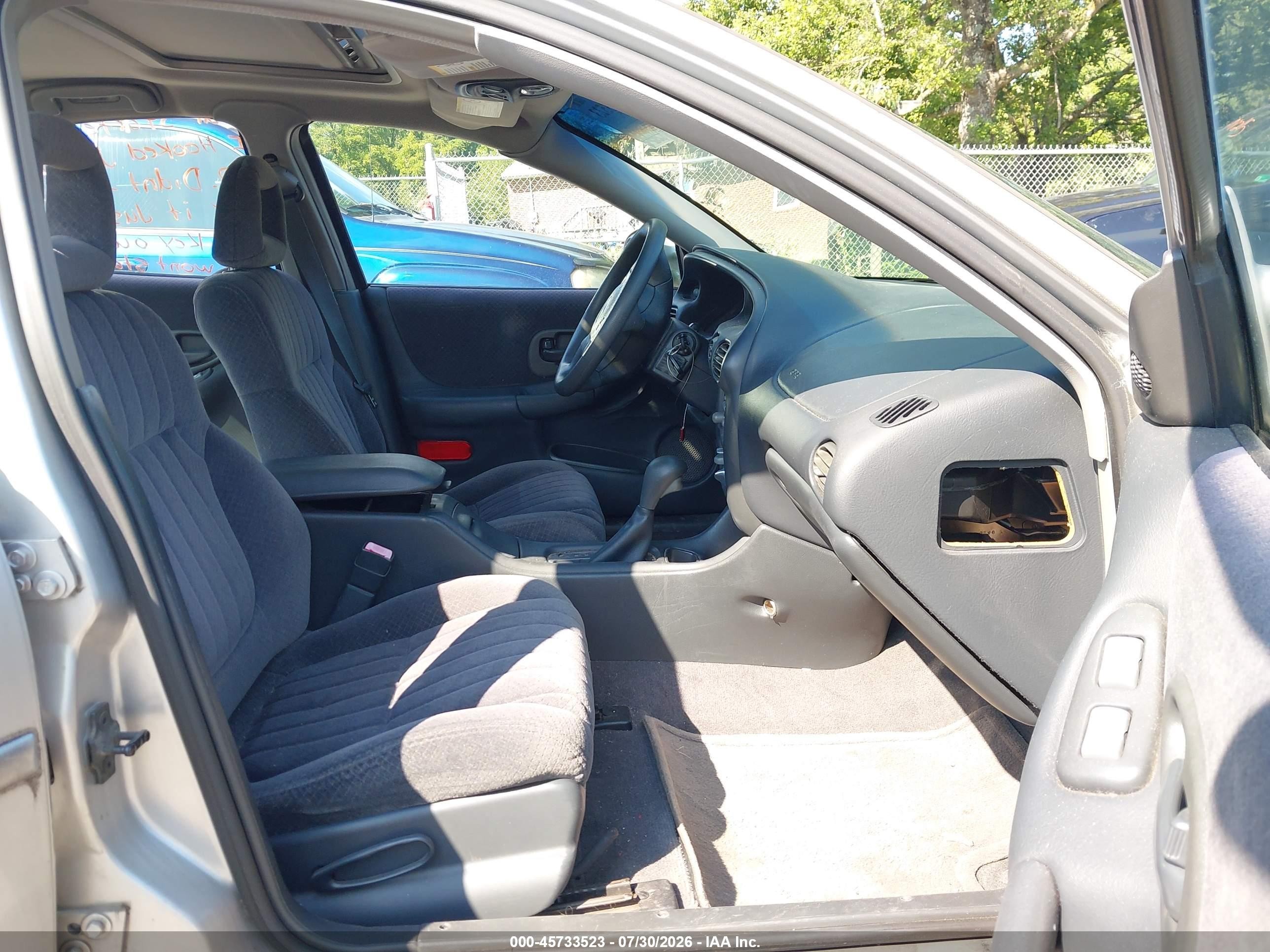 2003 Pontiac Grand Prix Gt Silver vin: 1G2WP52K33F152197