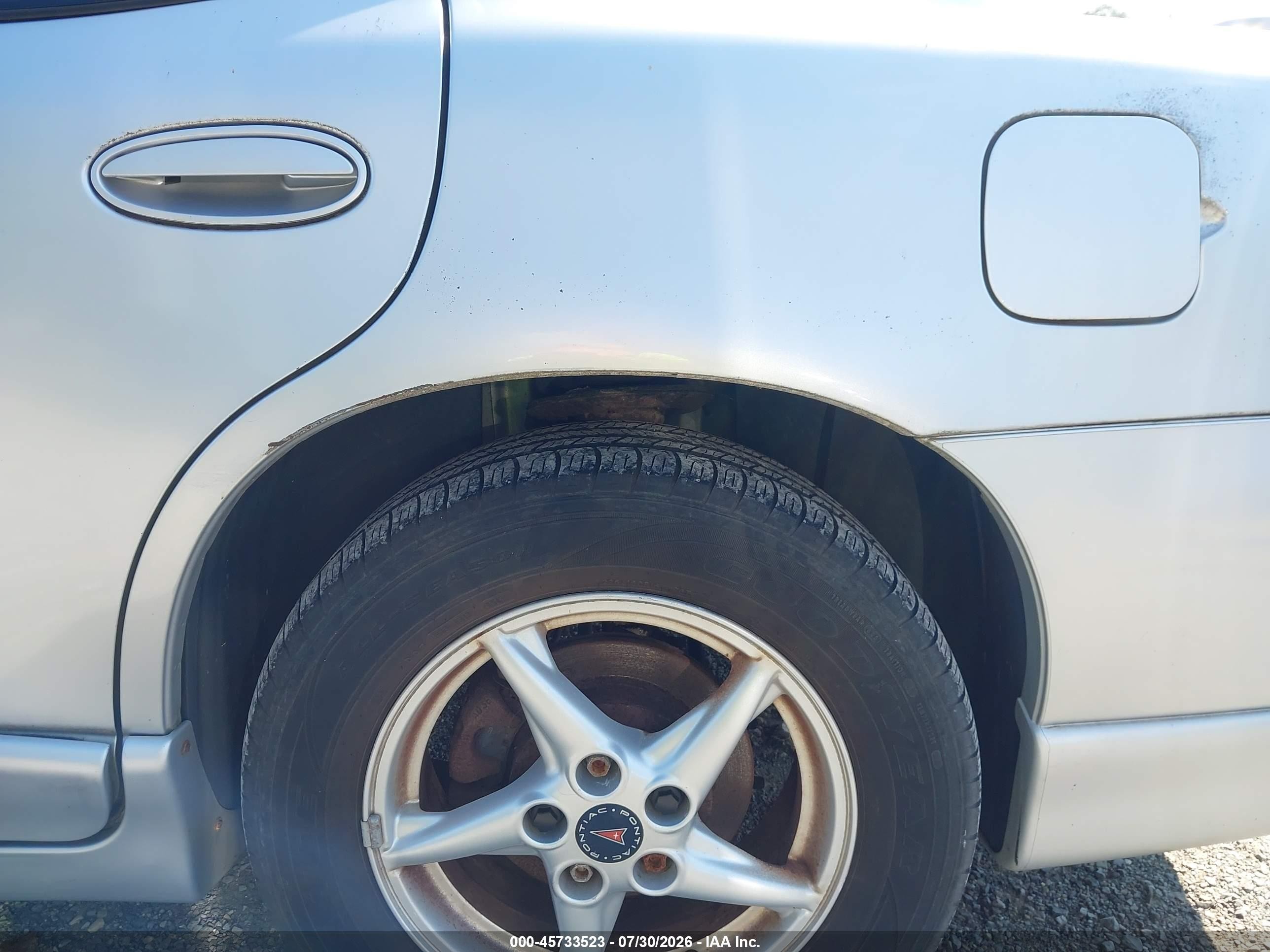 2003 Pontiac Grand Prix Gt Silver vin: 1G2WP52K33F152197