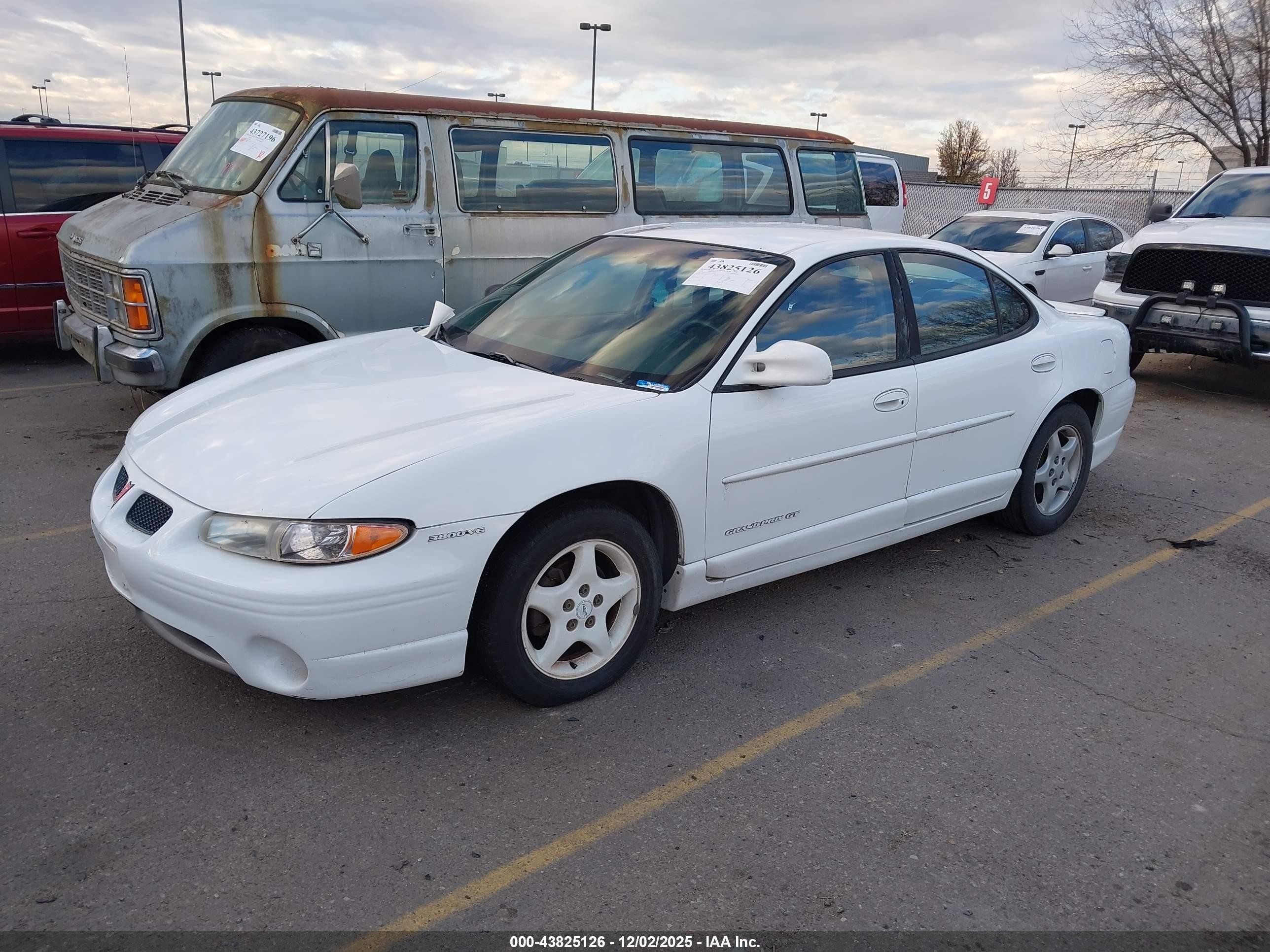 1998 Pontiac Grand Prix Gt Белый vin: 1G2WP52K9WF271277