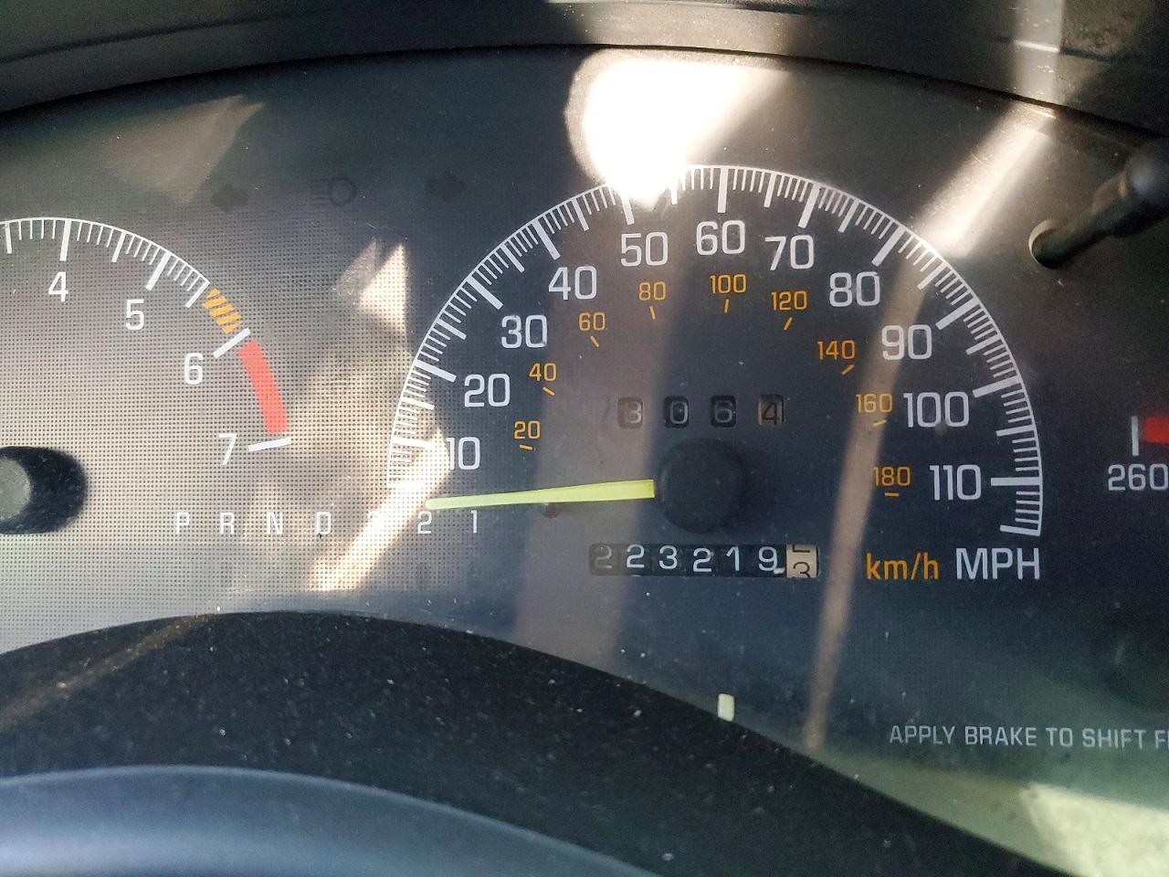 1998 Pontiac Grand Prix Silver vin: 1G2WP52KXWF208656