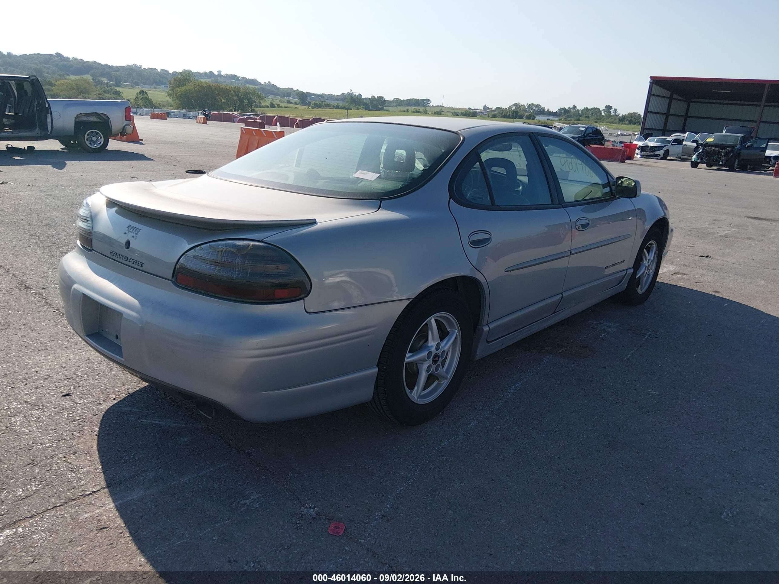 2000 Pontiac Grand Prix Gt Silver vin: 1G2WP52KXYF143343