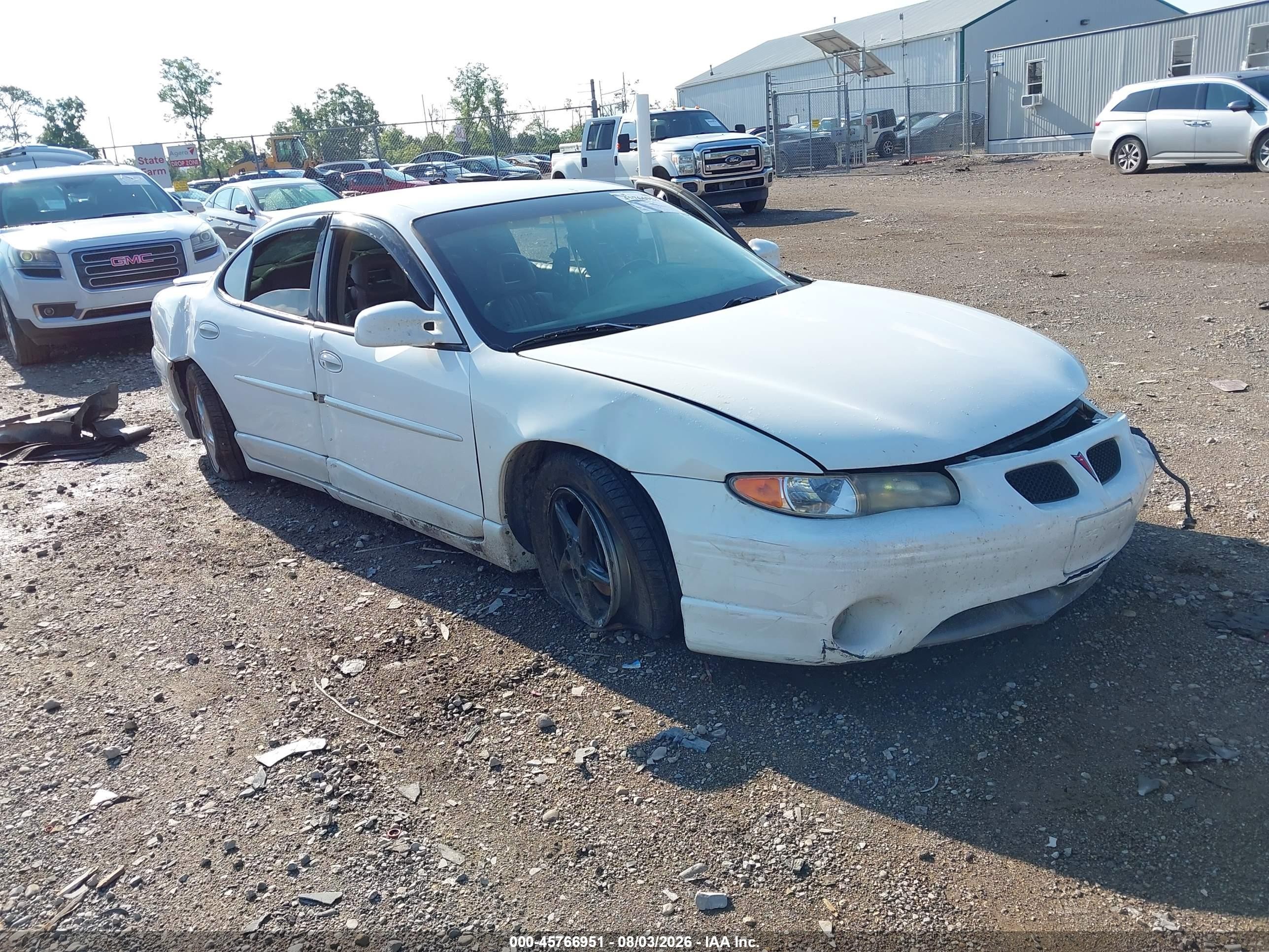 1G2WR5218YF238131