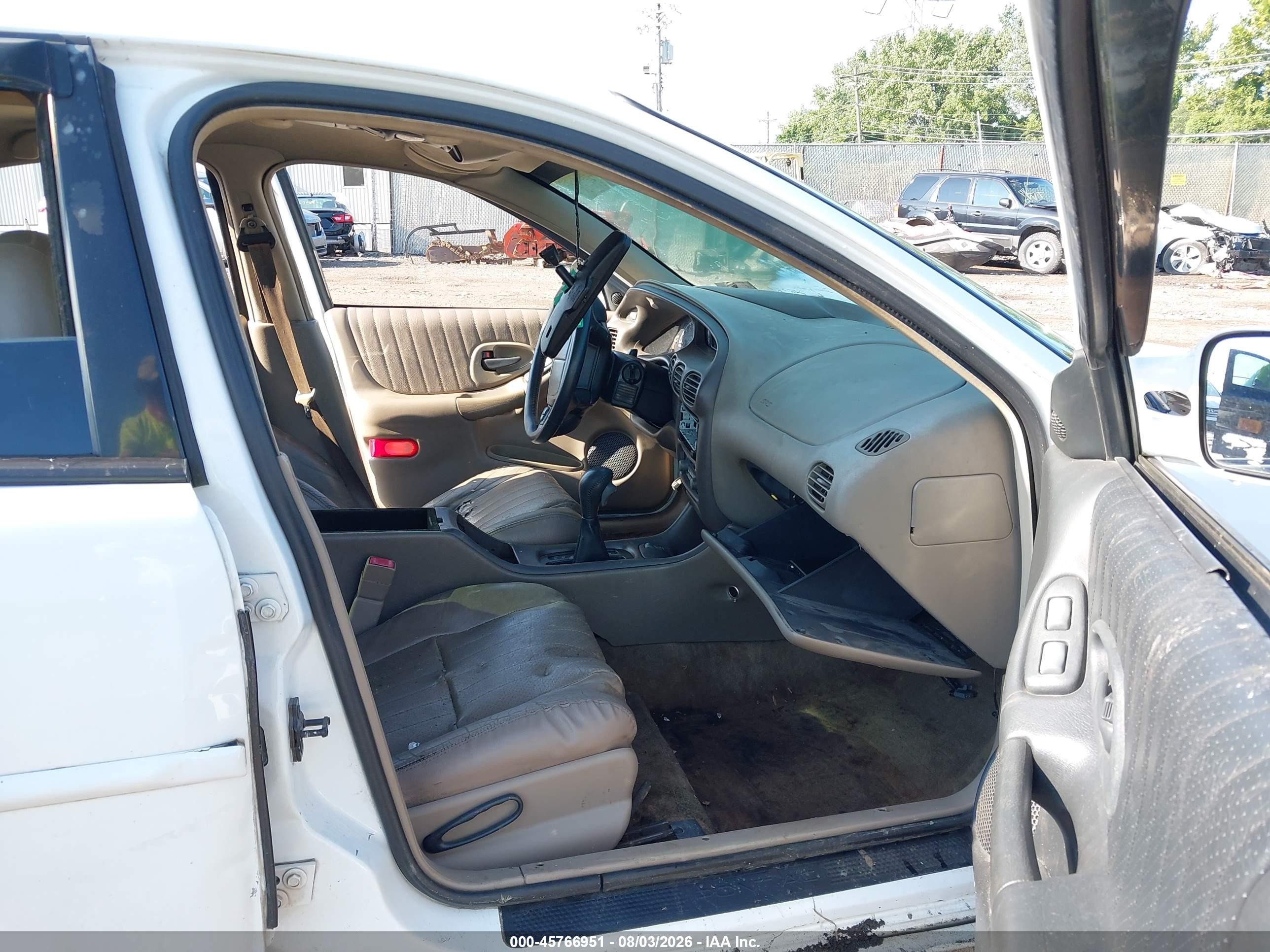 2000 Pontiac Grand Prix Gtp White vin: 1G2WR5218YF238131
