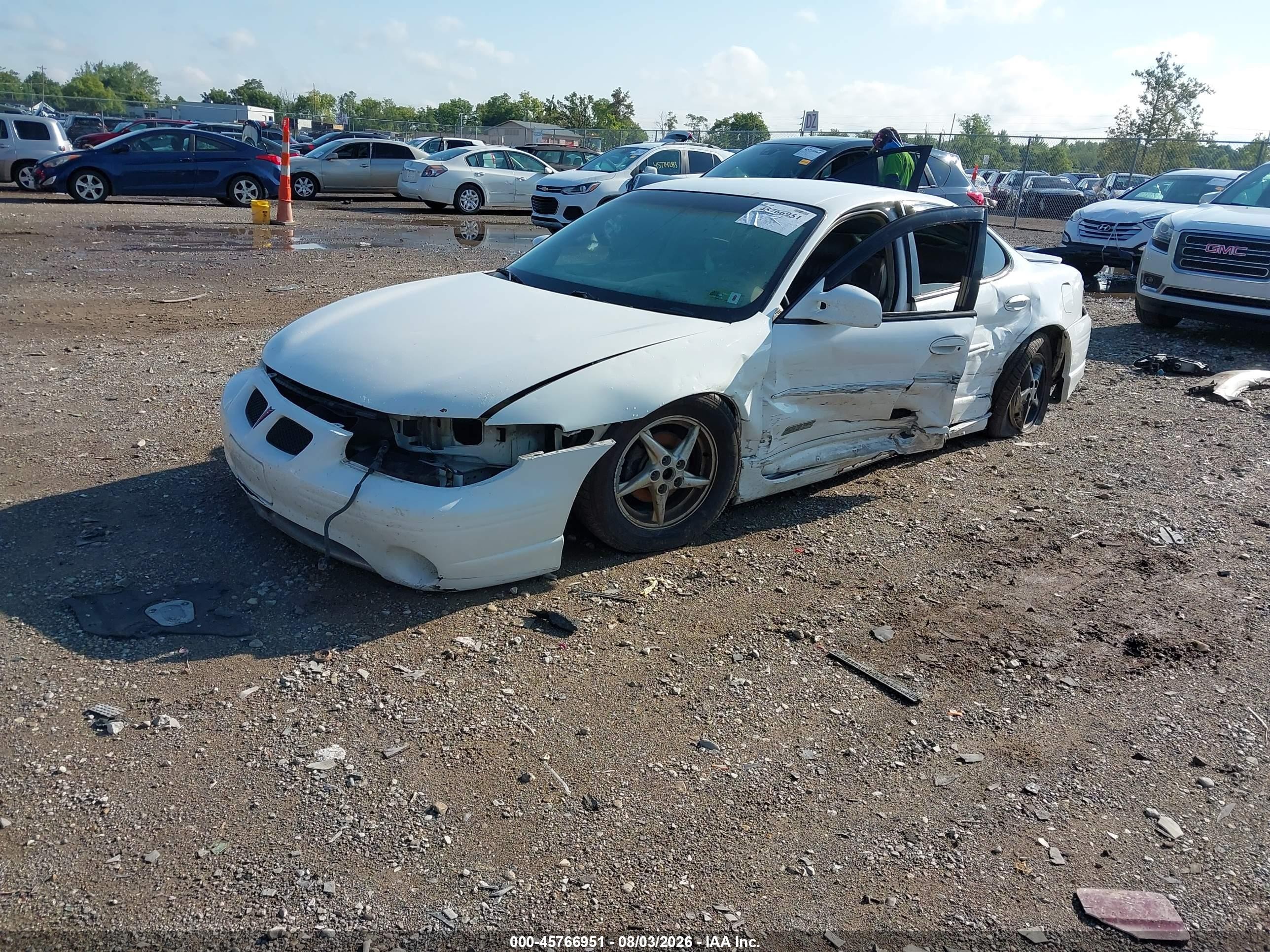 2000 Pontiac Grand Prix Gtp White vin: 1G2WR5218YF238131