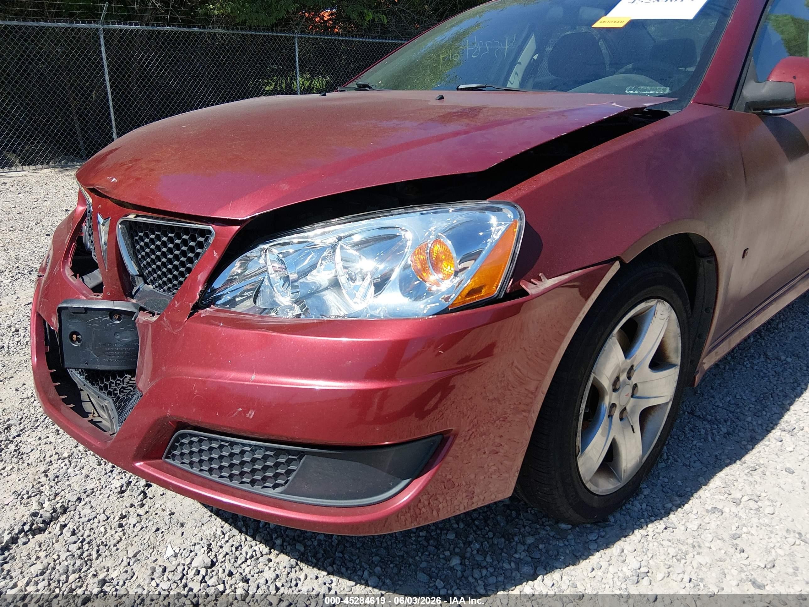 2010 Pontiac G6   Красный vin: 1G2ZA5E04A4136074