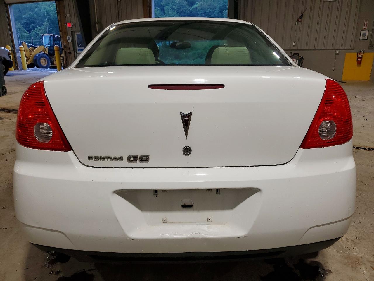 2010 Pontiac G6 White vin: 1G2ZA5EB7A4158992