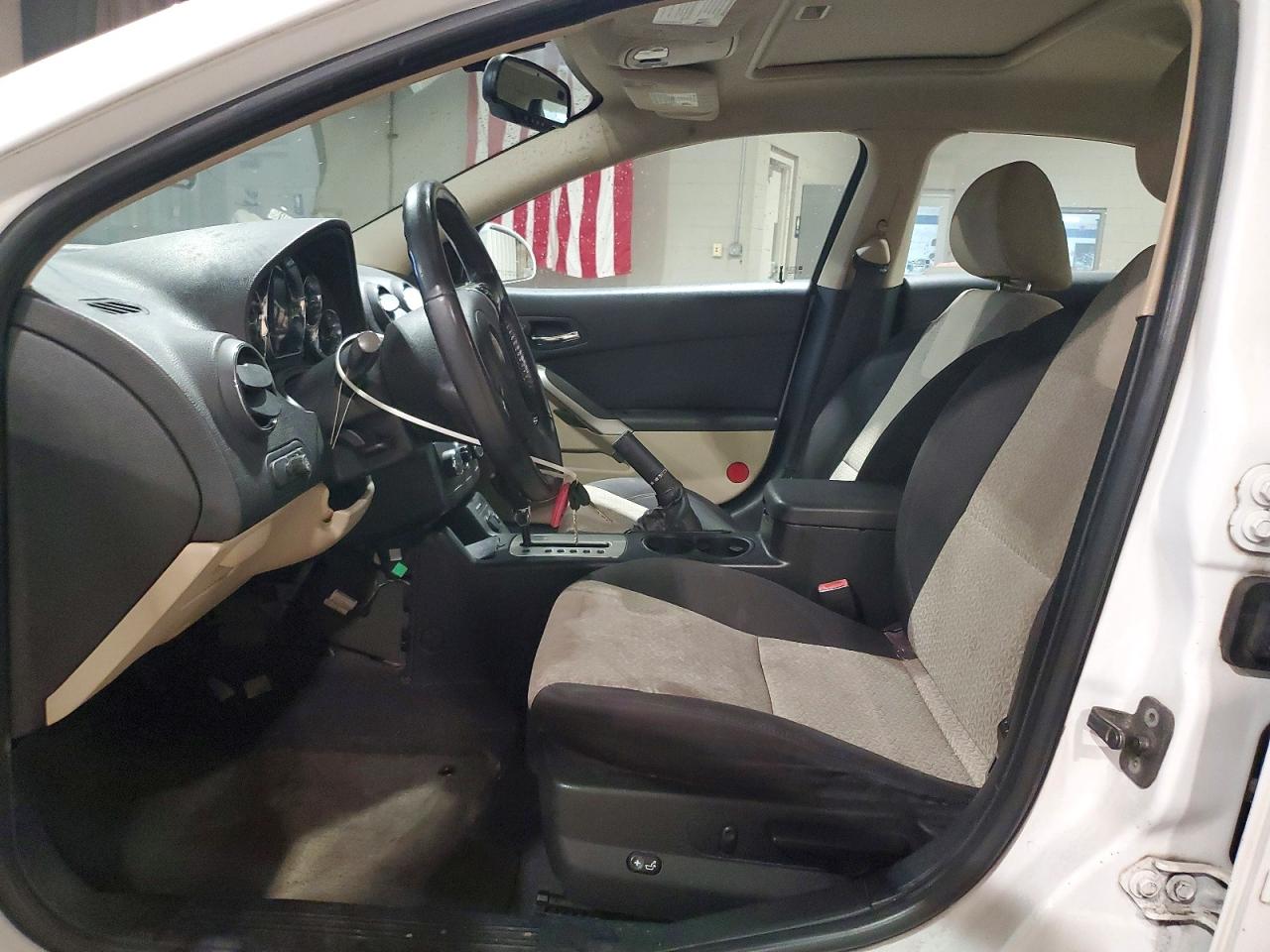 2010 Pontiac G6 White vin: 1G2ZA5EB7A4158992