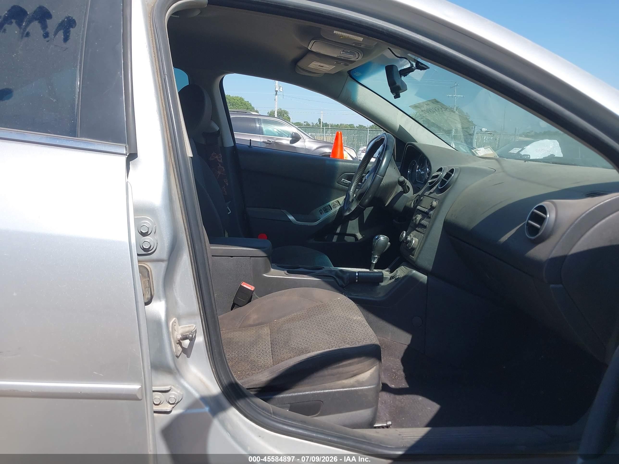 2010 Pontiac G6   Silver vin: 1G2ZA5EBXA4165791