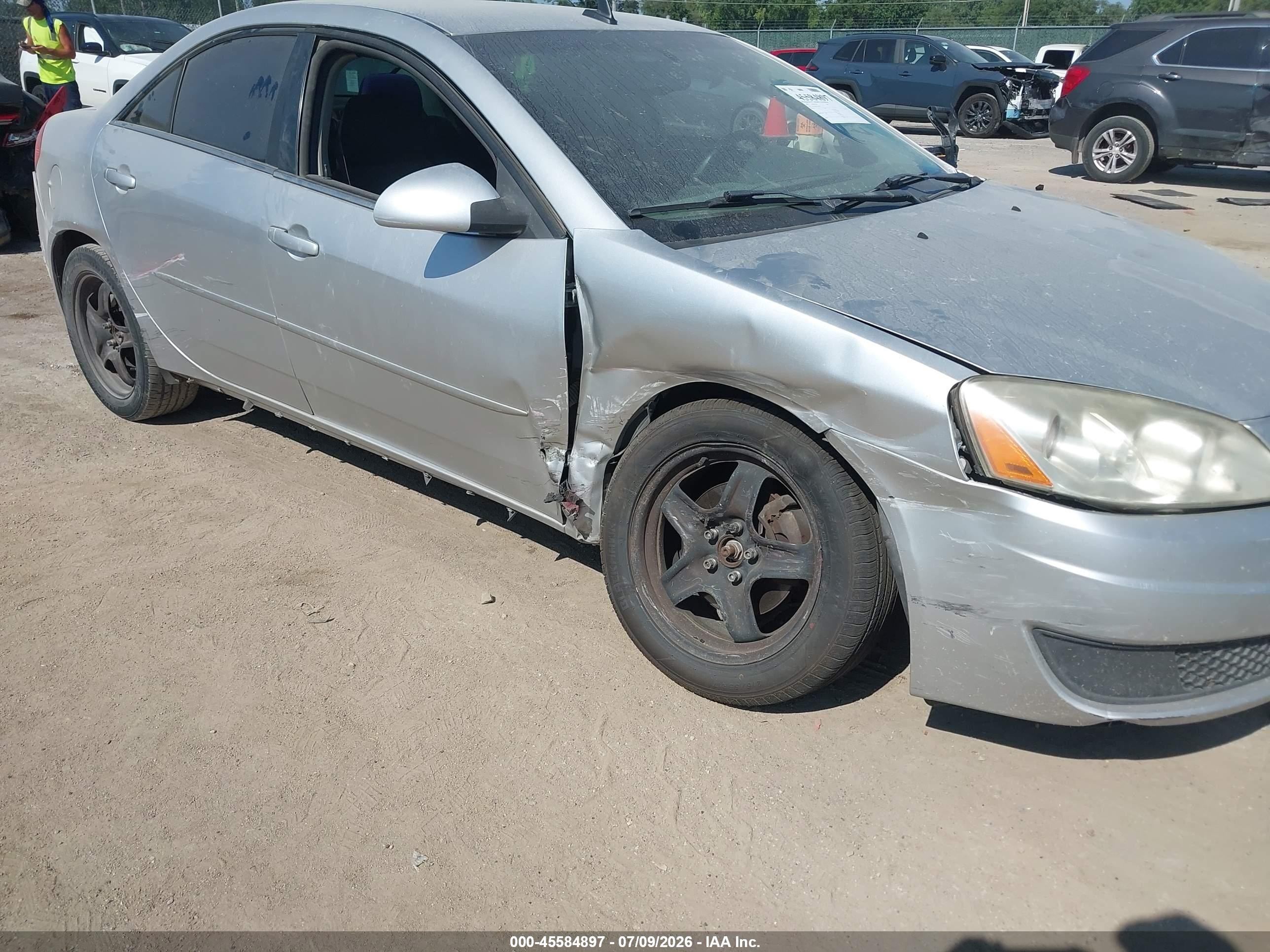 2010 Pontiac G6   Silver vin: 1G2ZA5EBXA4165791