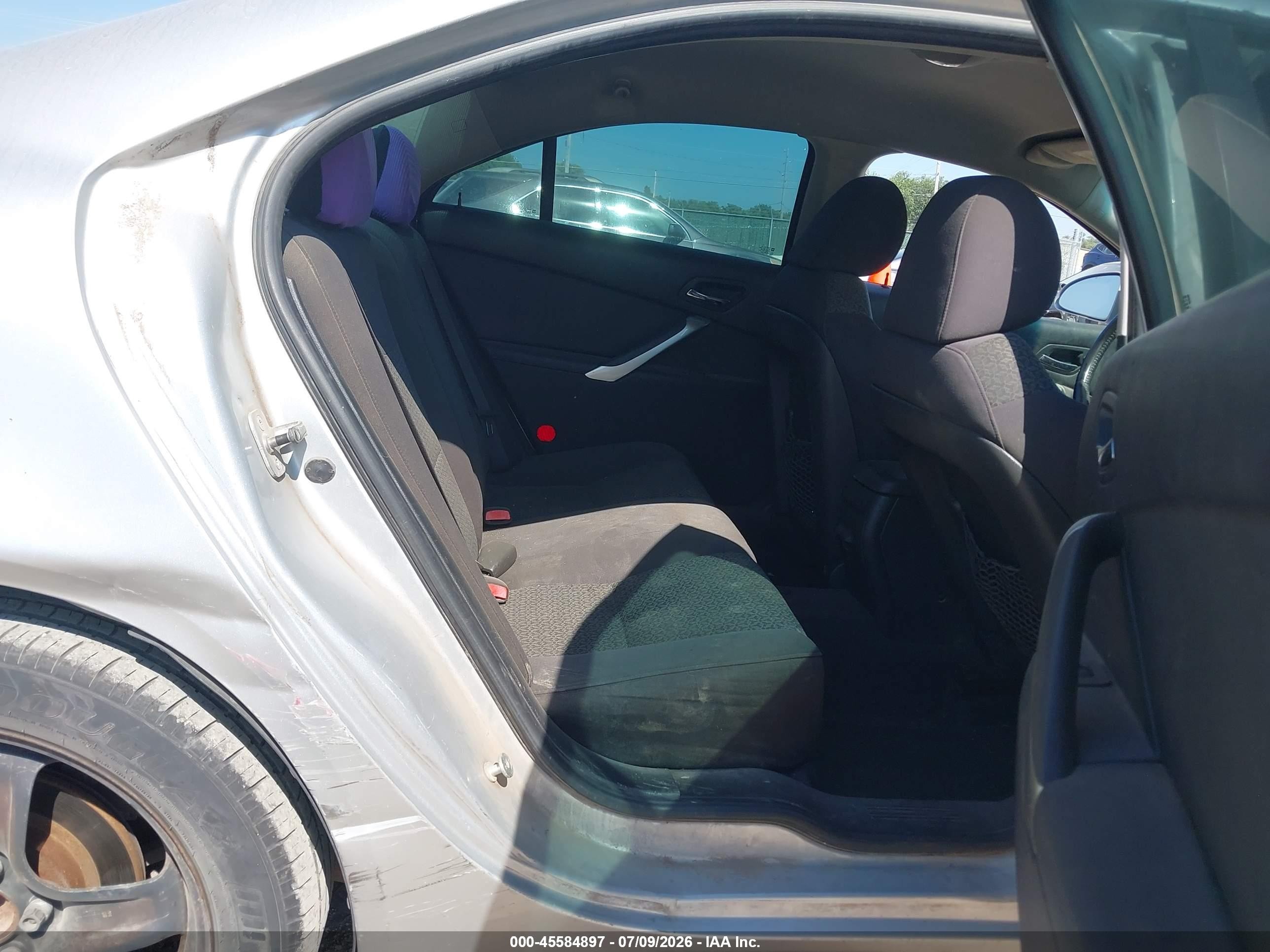2010 Pontiac G6   Silver vin: 1G2ZA5EBXA4165791