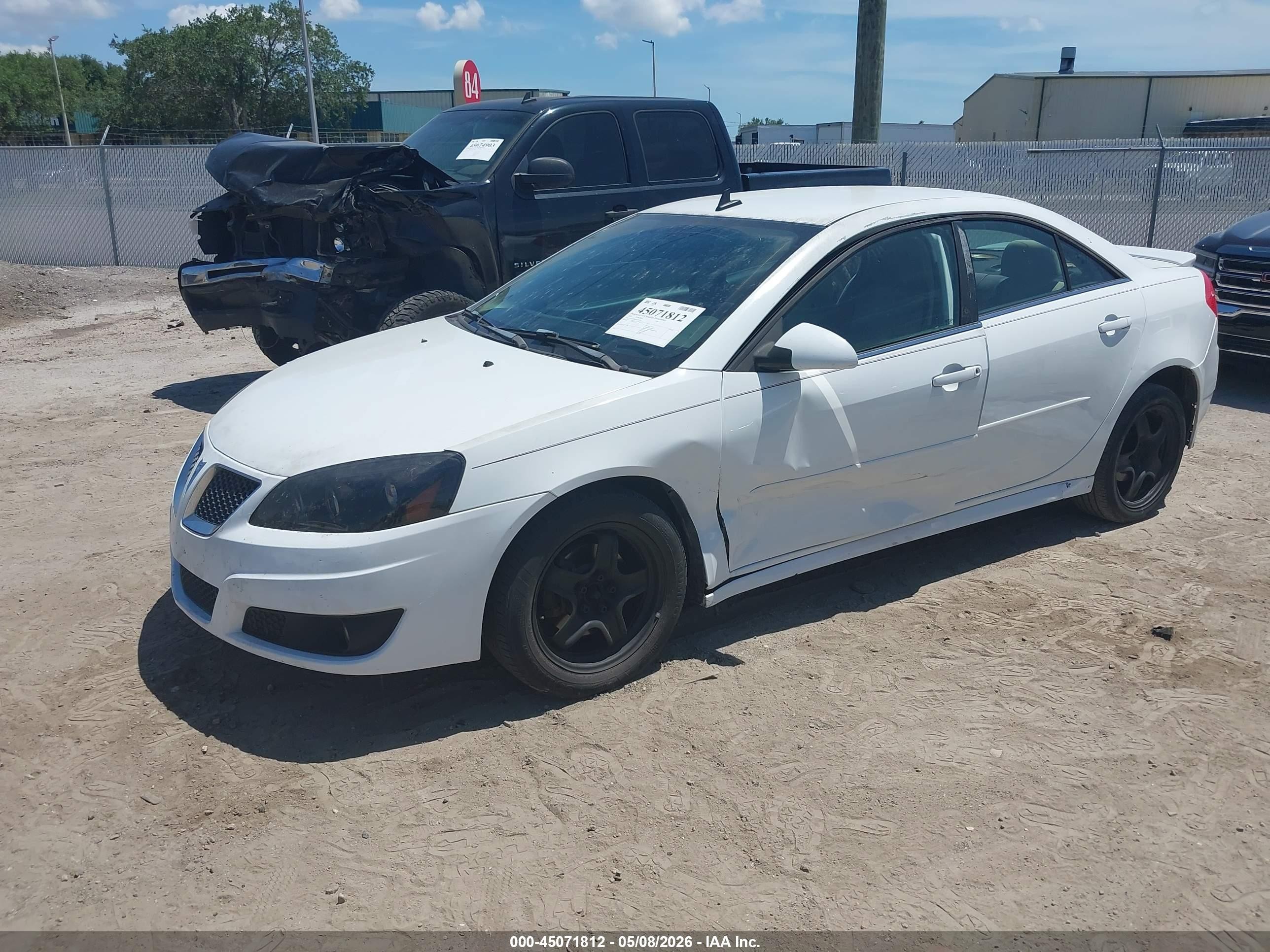 2010 Pontiac G6   White vin: 1G2ZA5EK8A4130294