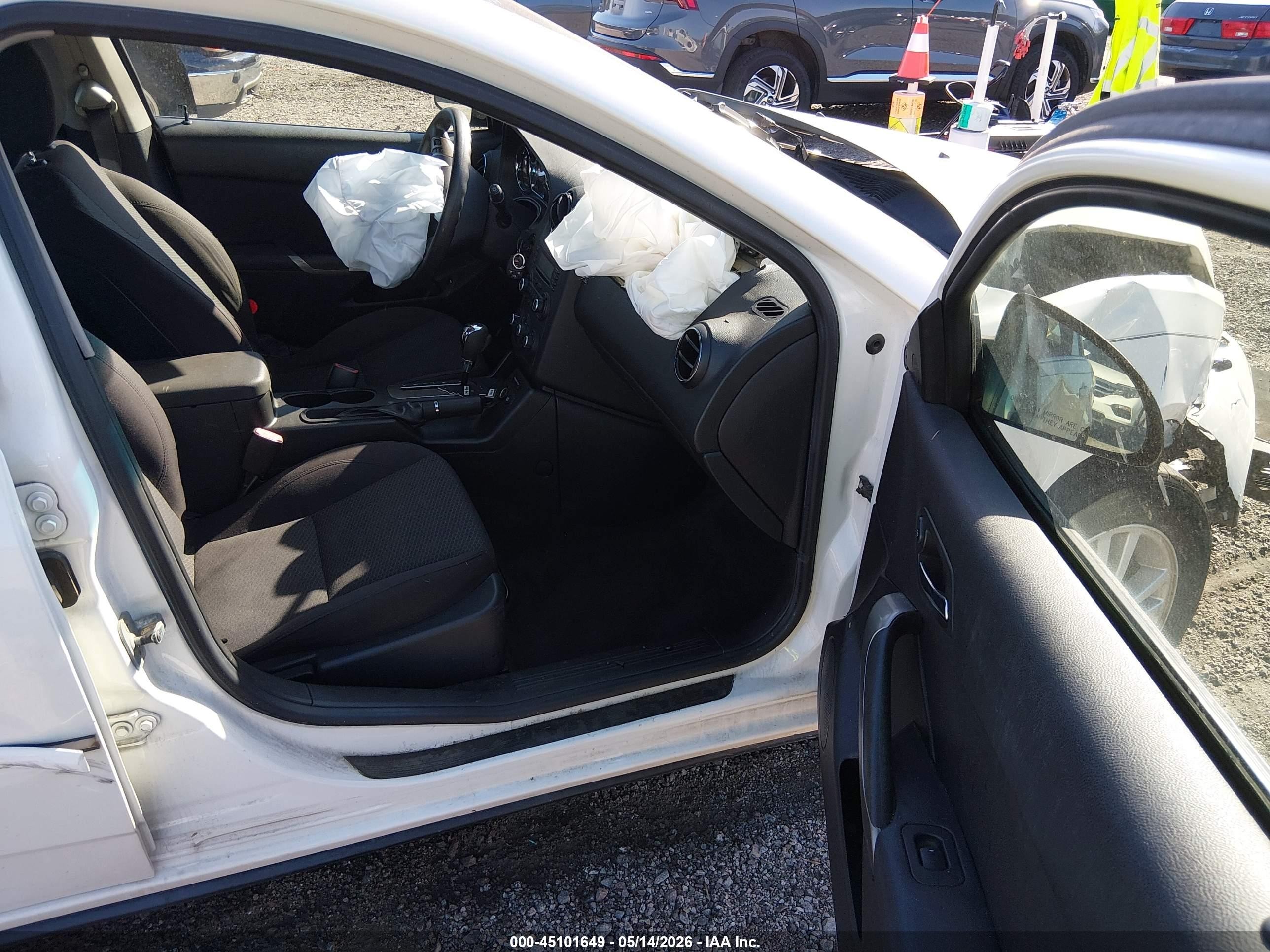 2006 Pontiac G6   Белый vin: 1G2ZF55B864183571