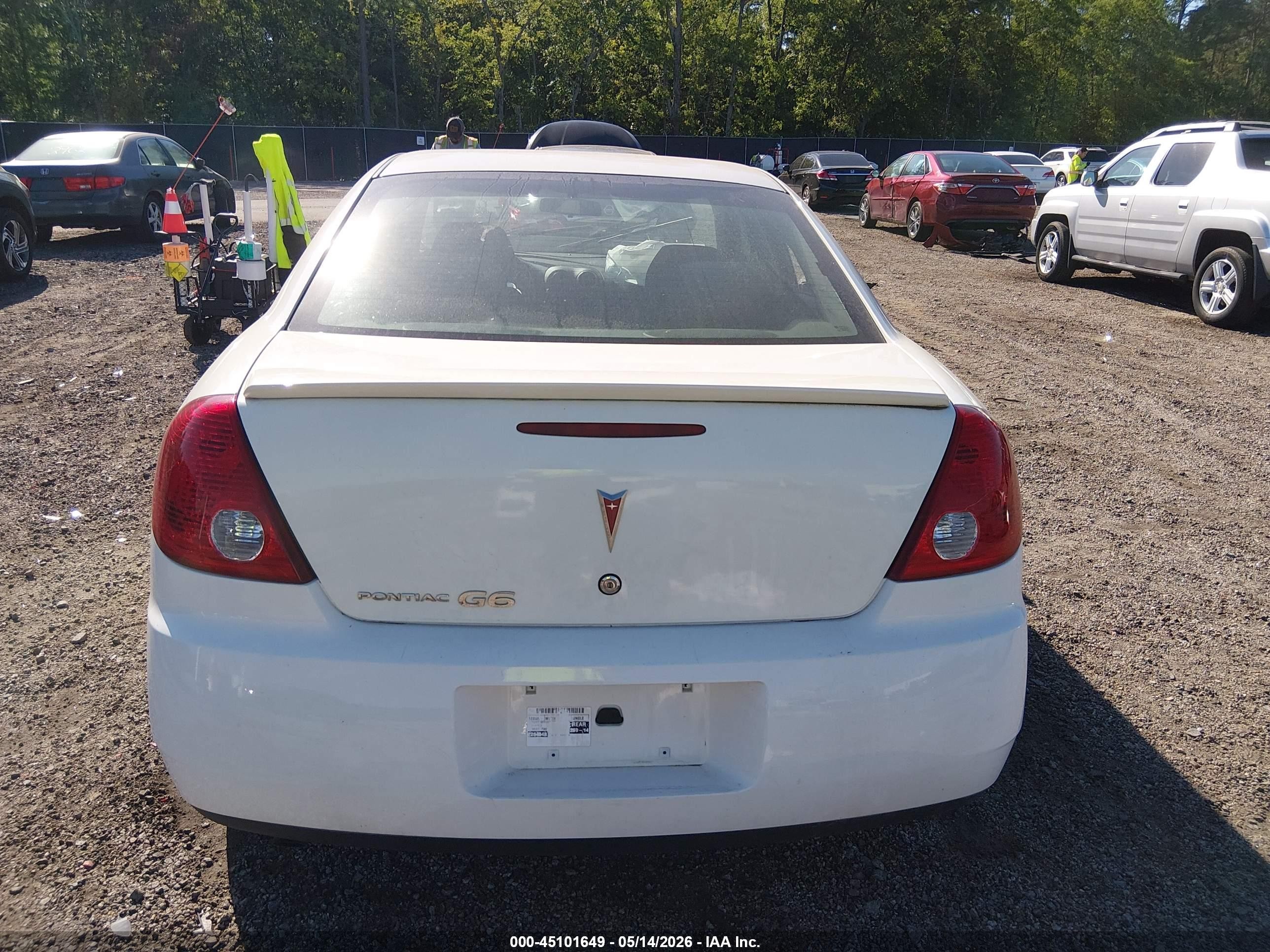 2006 Pontiac G6   Белый vin: 1G2ZF55B864183571