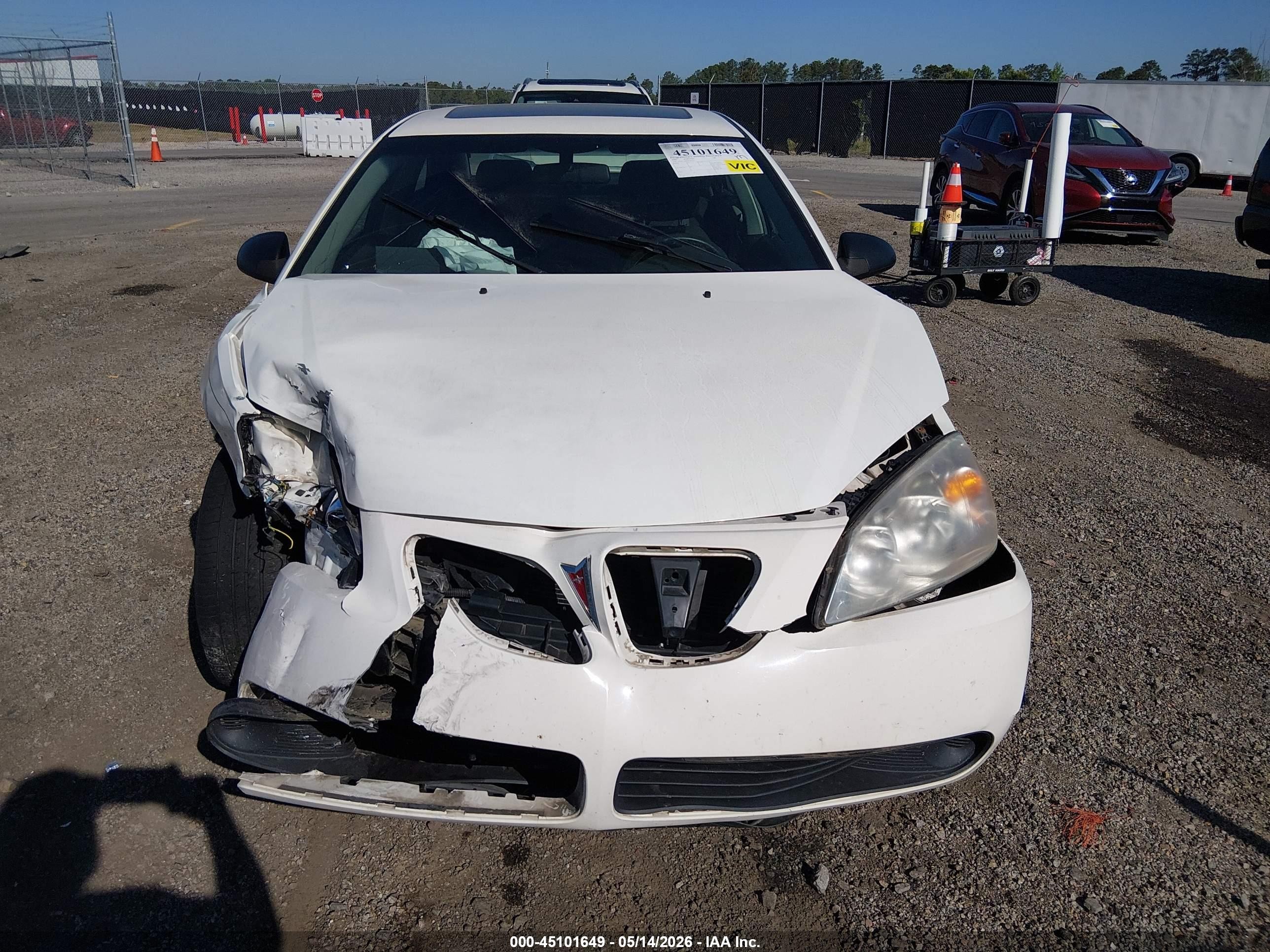 2006 Pontiac G6   Белый vin: 1G2ZF55B864183571