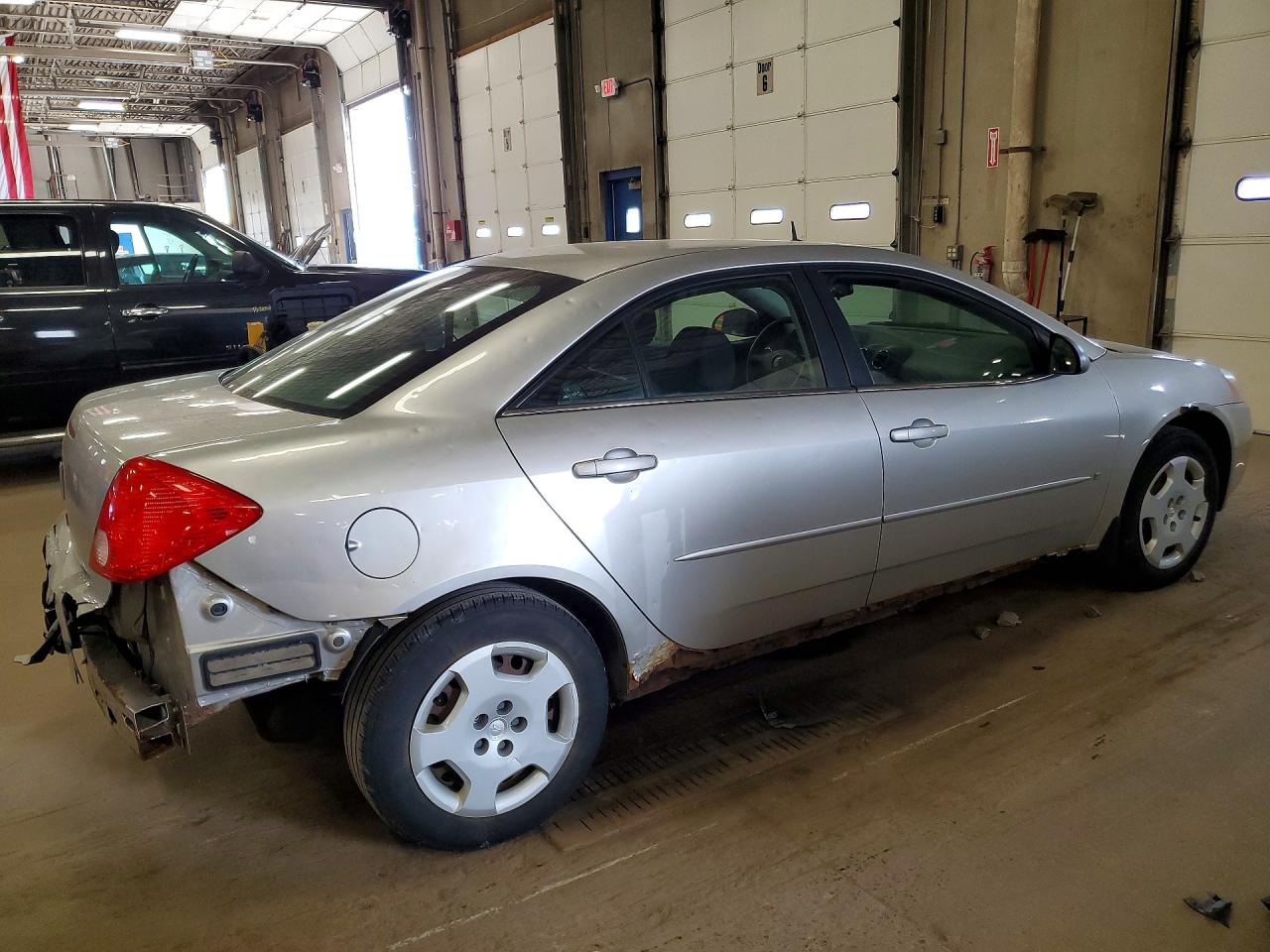 2008 Pontiac G6 Value Leader Silver vin: 1G2ZF57B084173424