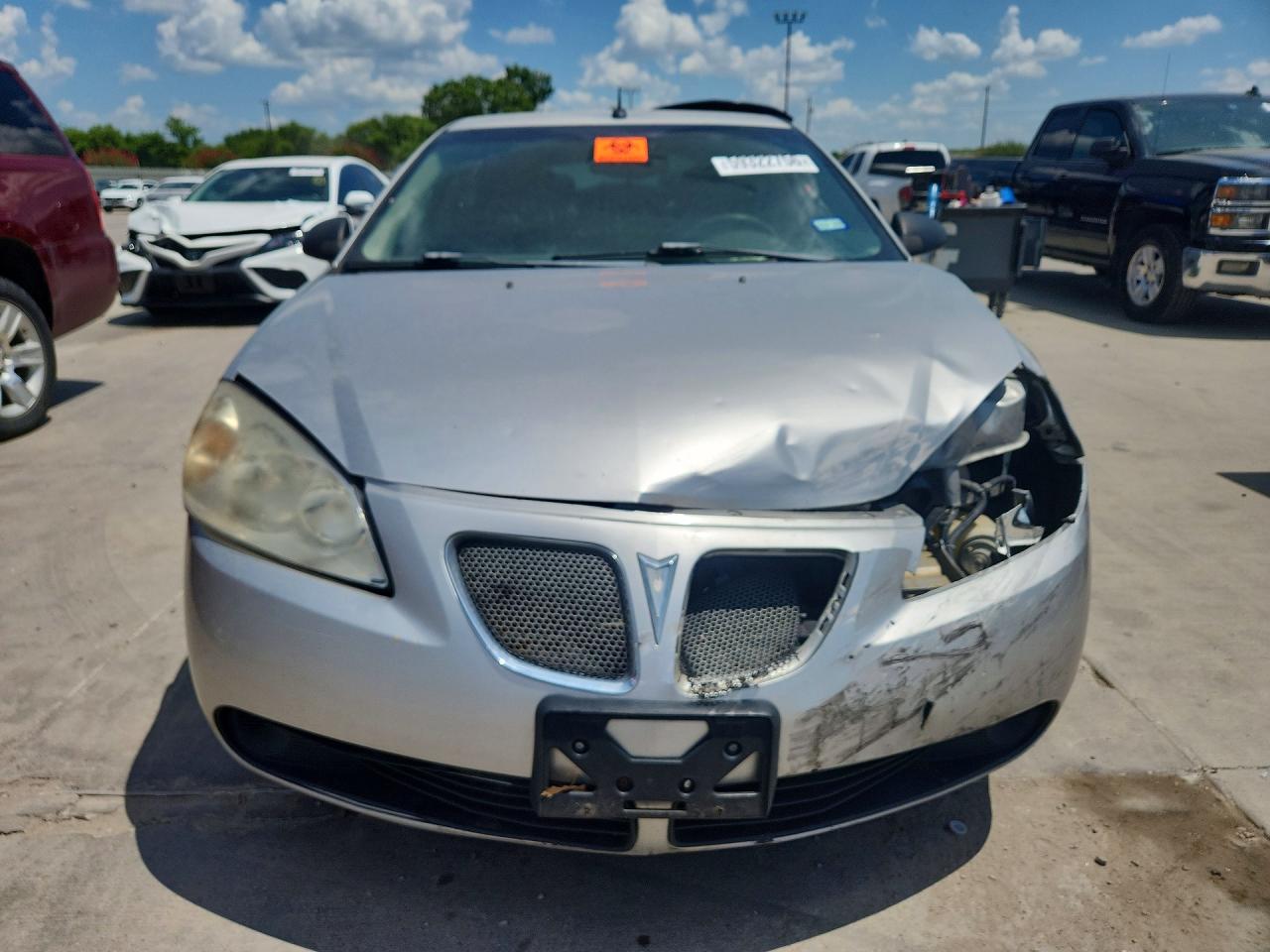 2008 Pontiac G6 Silver vin: 1G2ZF57B184205653