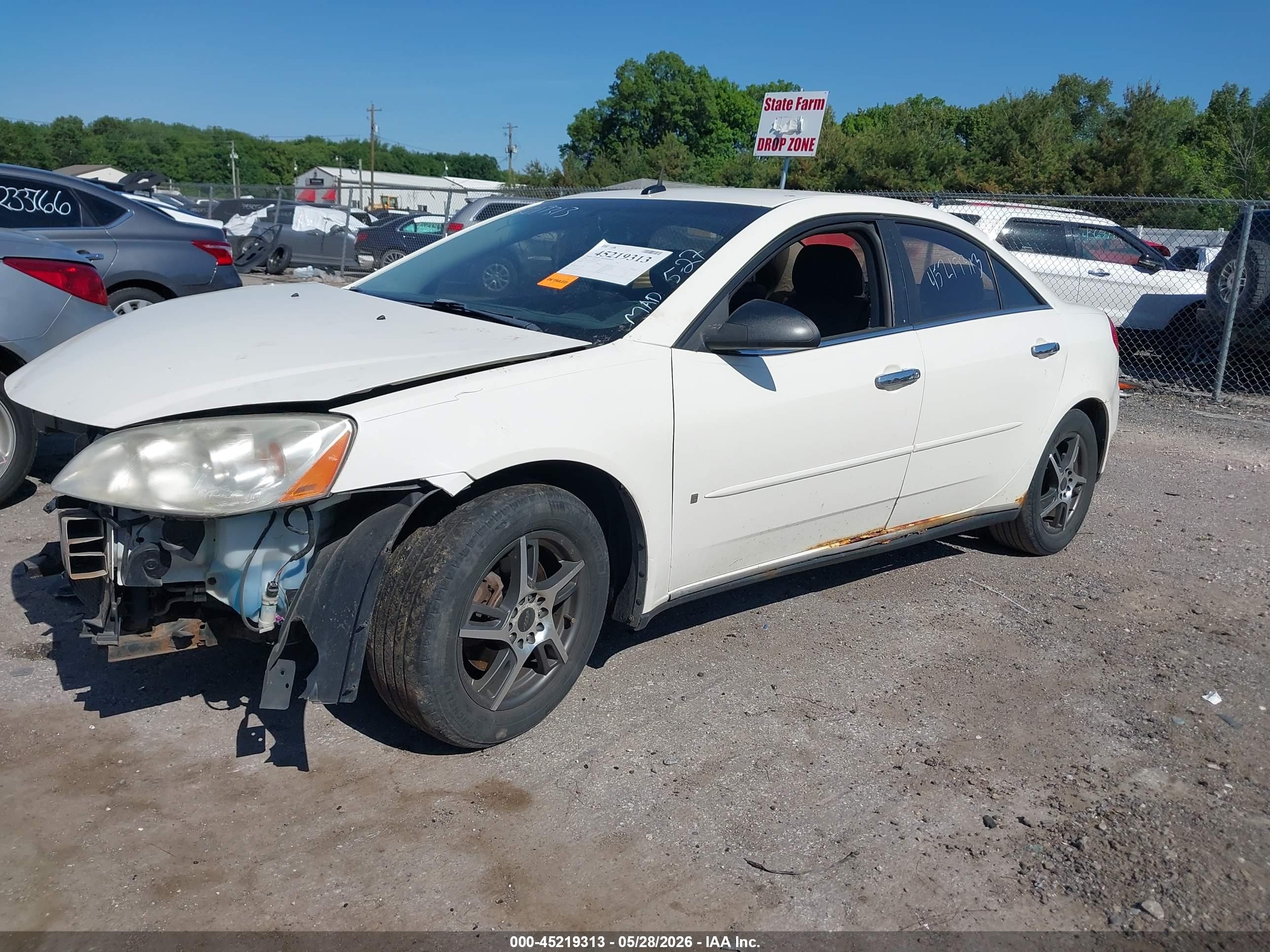 2008 Pontiac G6 Value Leader White vin: 1G2ZF57B184262175