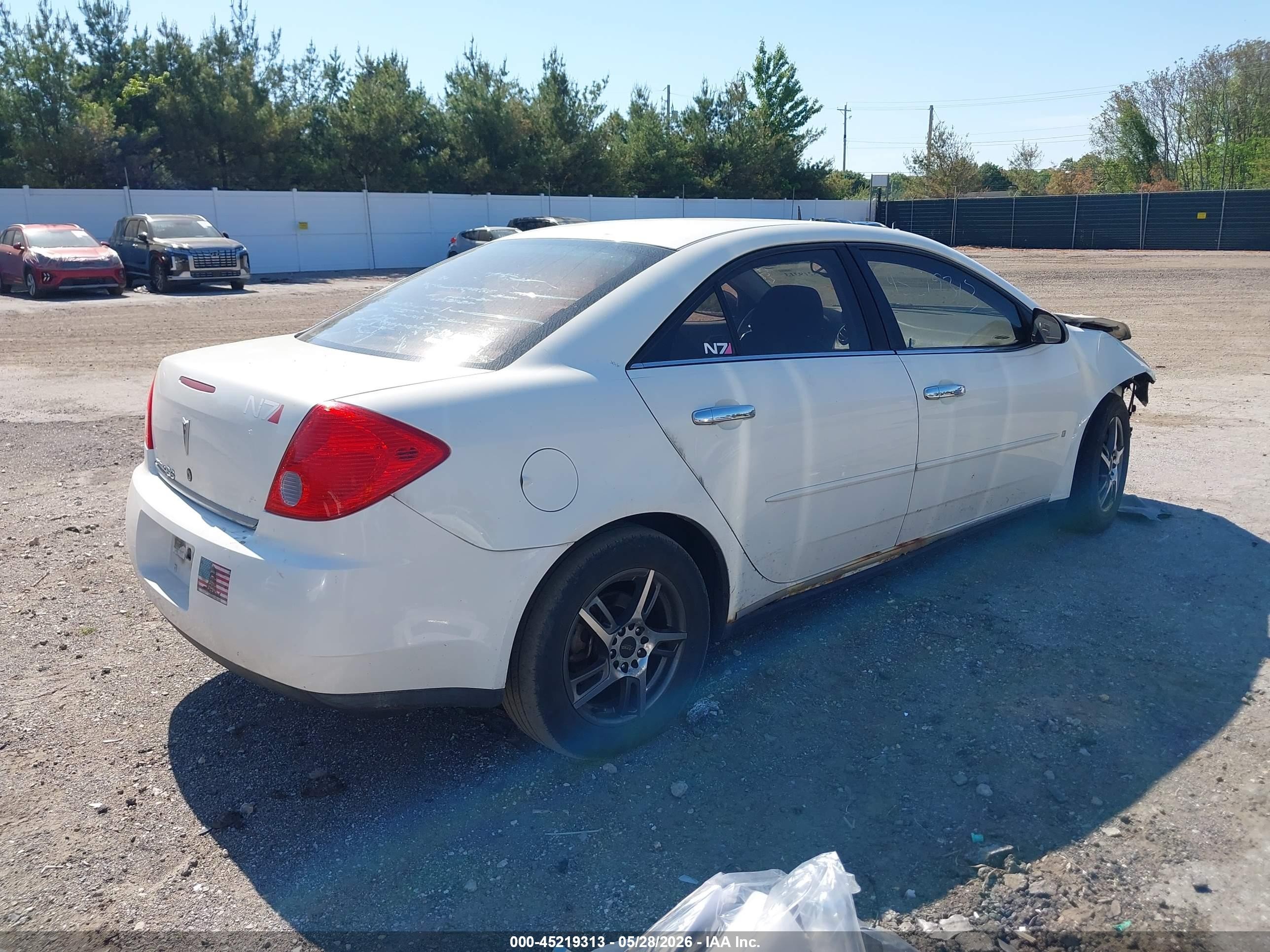 2008 Pontiac G6 Value Leader White vin: 1G2ZF57B184262175