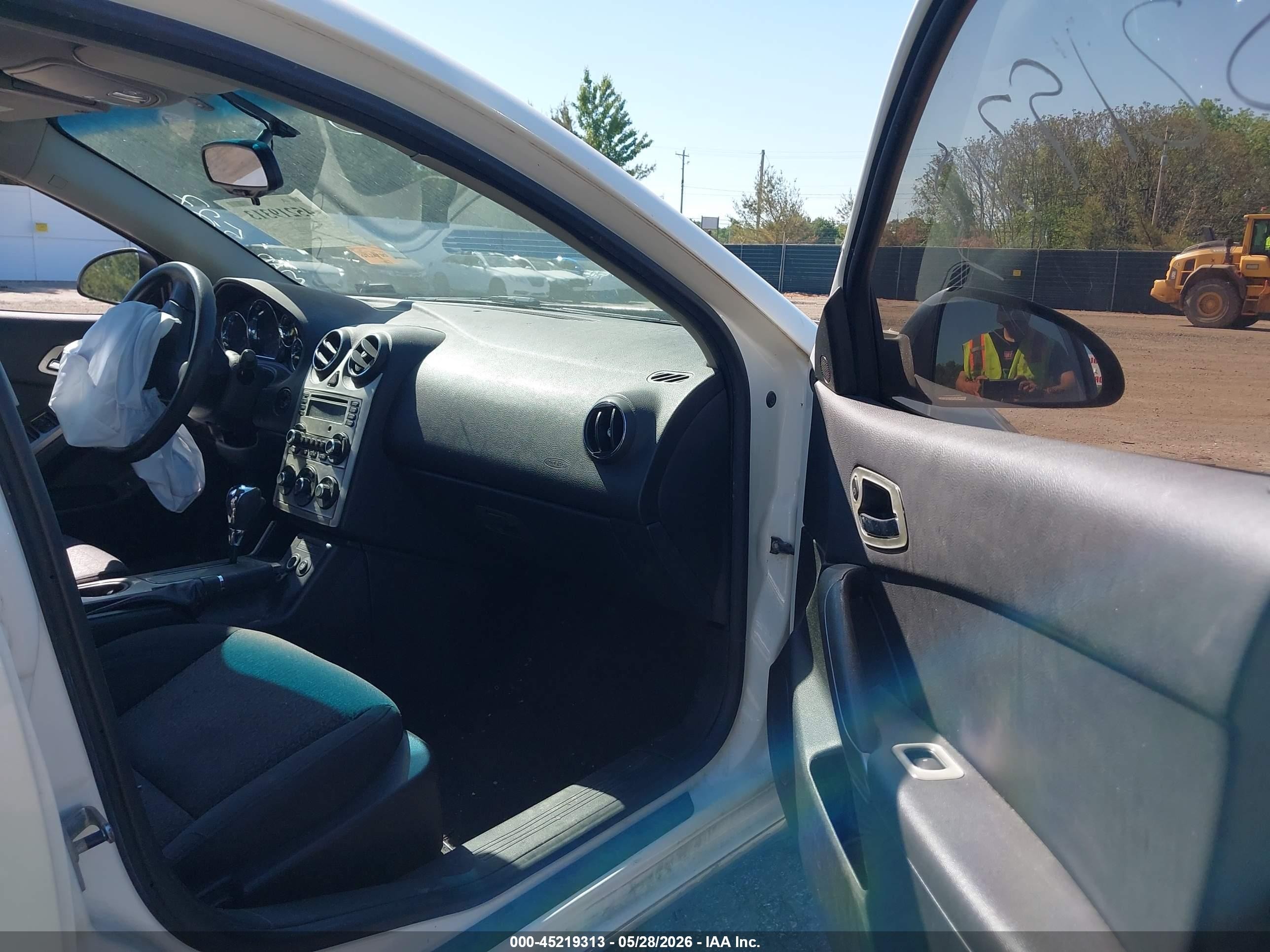 2008 Pontiac G6 Value Leader White vin: 1G2ZF57B184262175