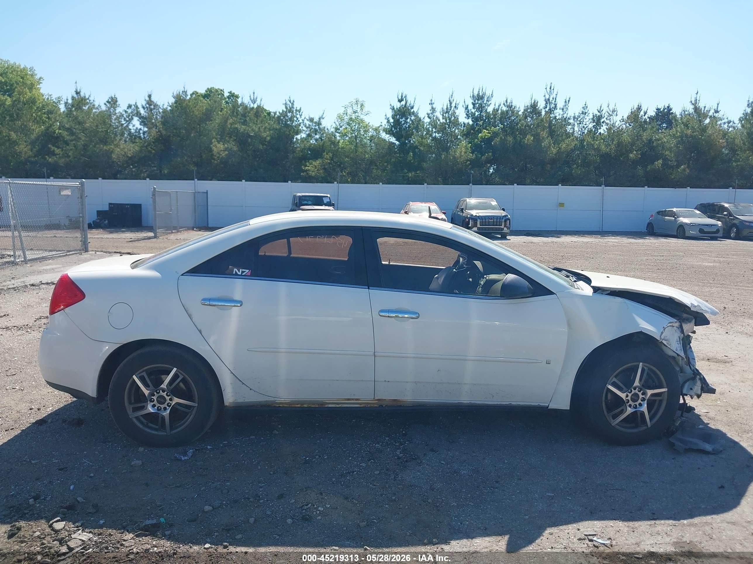 2008 Pontiac G6 Value Leader White vin: 1G2ZF57B184262175