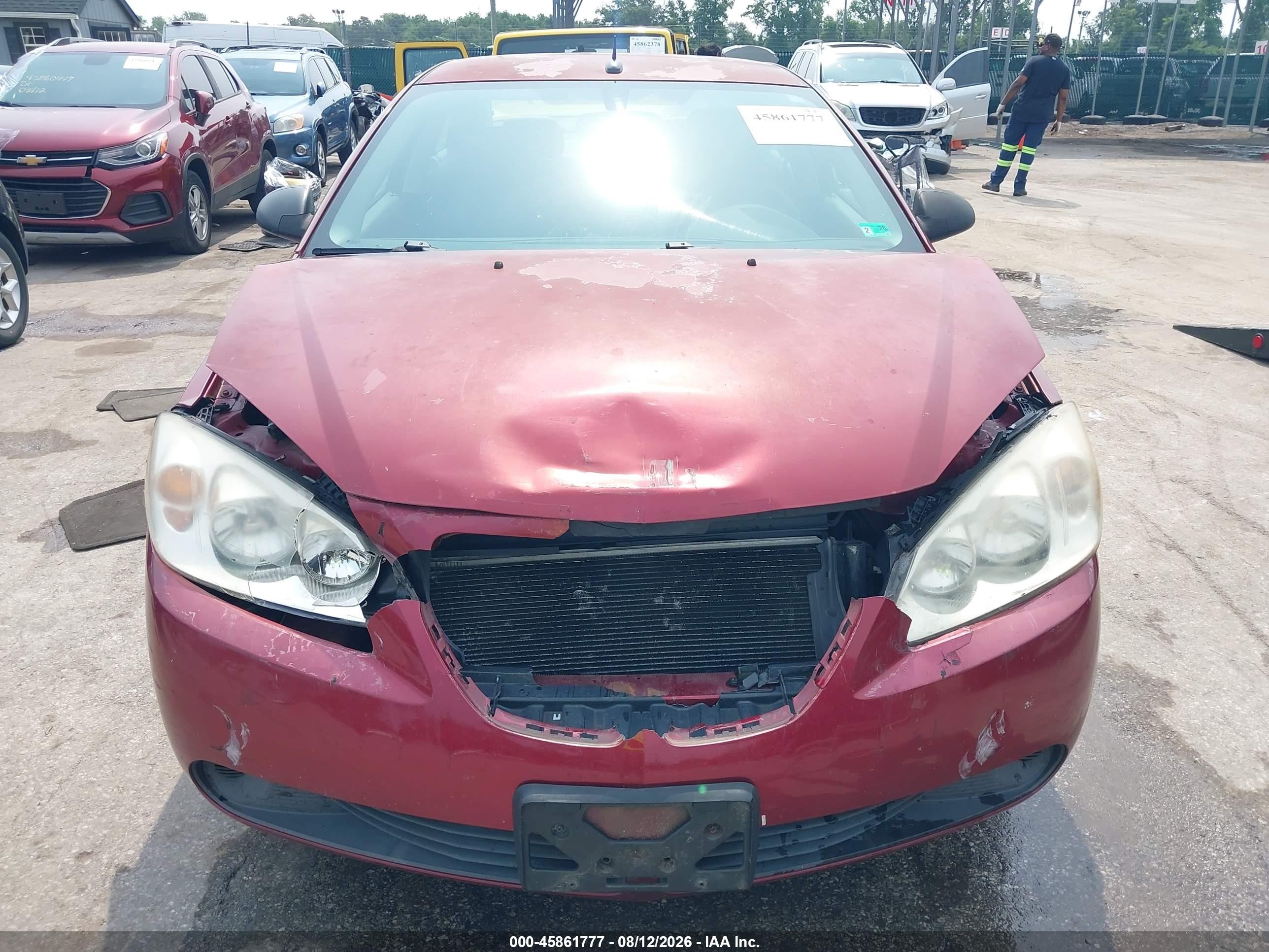 2008 Pontiac G6 Value Leader Red vin: 1G2ZF57B384176060