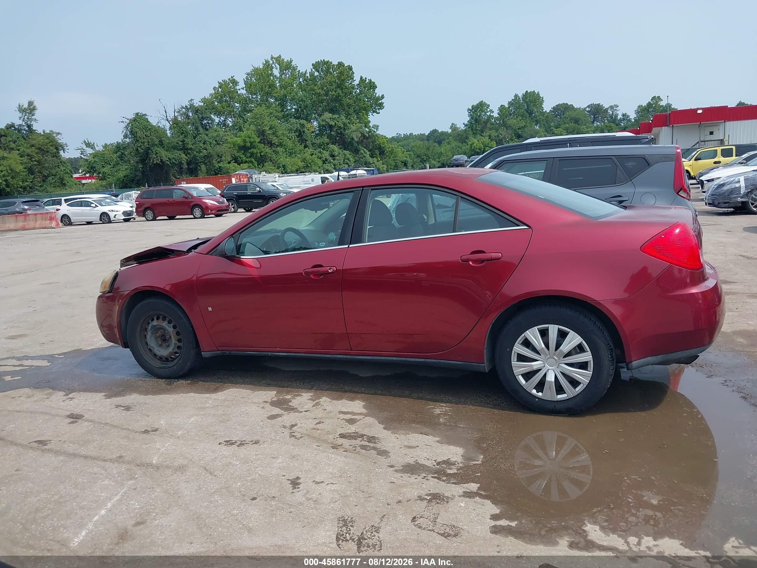 2008 Pontiac G6 Value Leader Red vin: 1G2ZF57B384176060