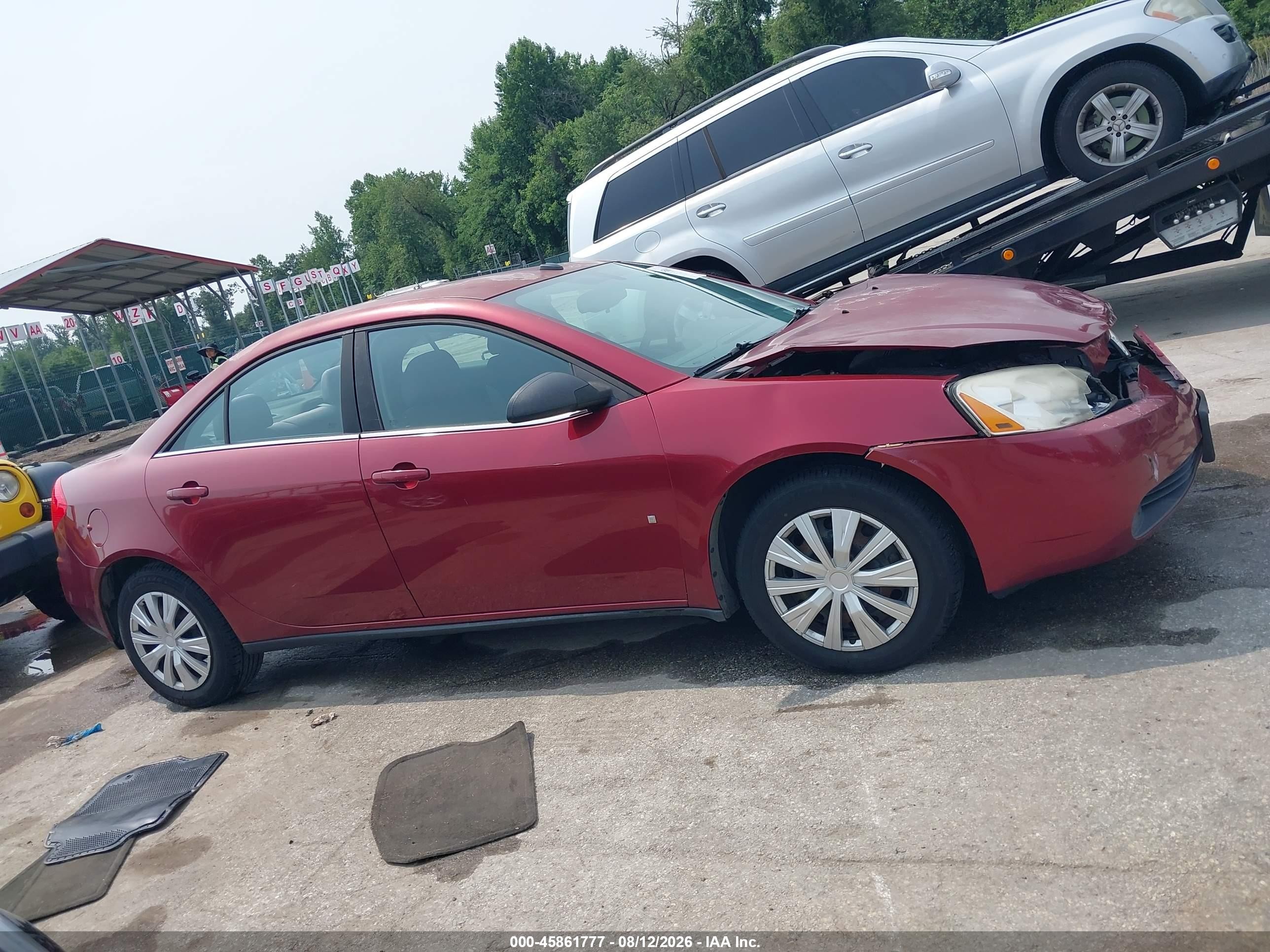 2008 Pontiac G6 Value Leader Red vin: 1G2ZF57B384176060