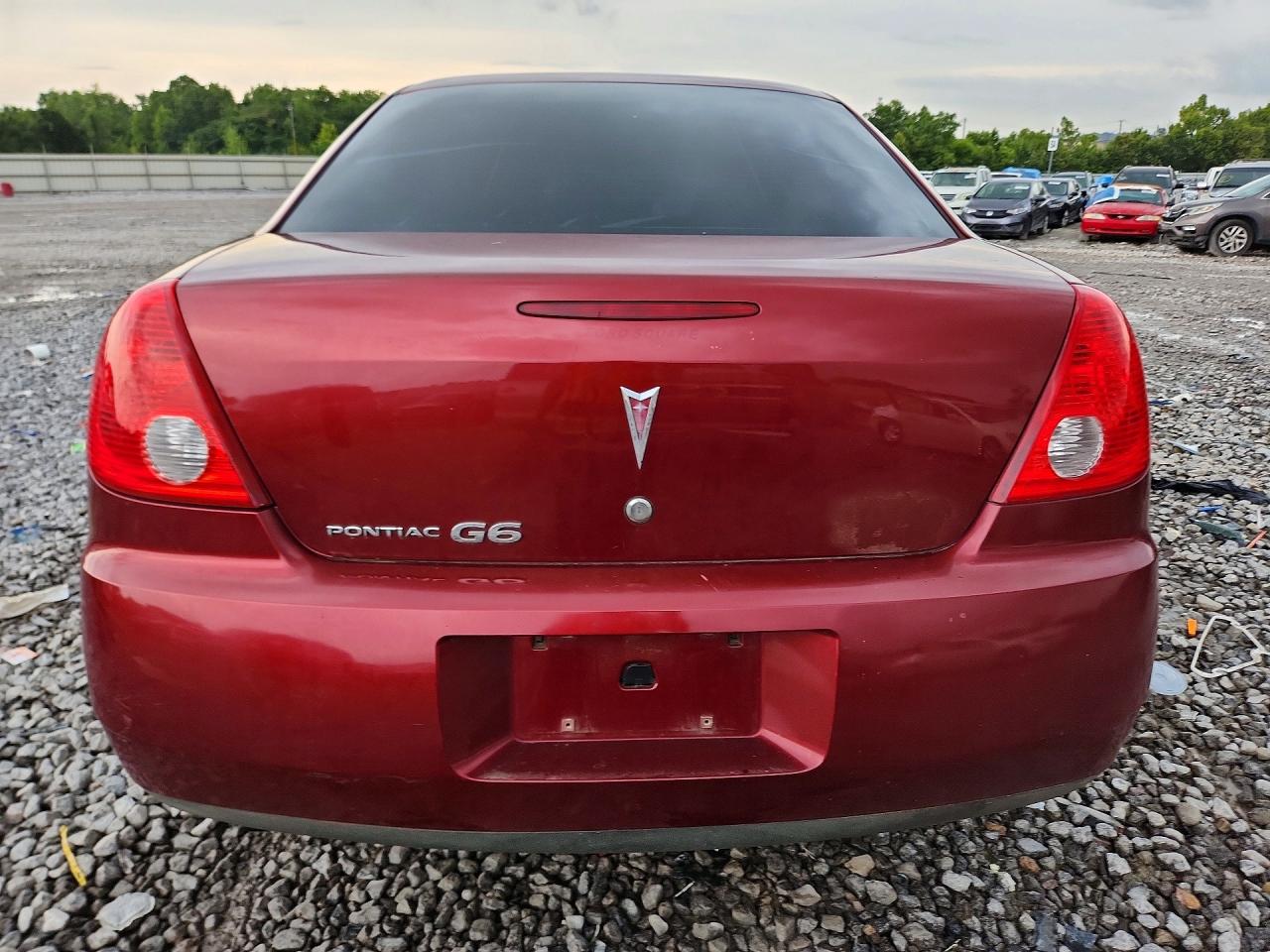2008 Pontiac G6 Value Leader Burgundy vin: 1G2ZF57B484115364