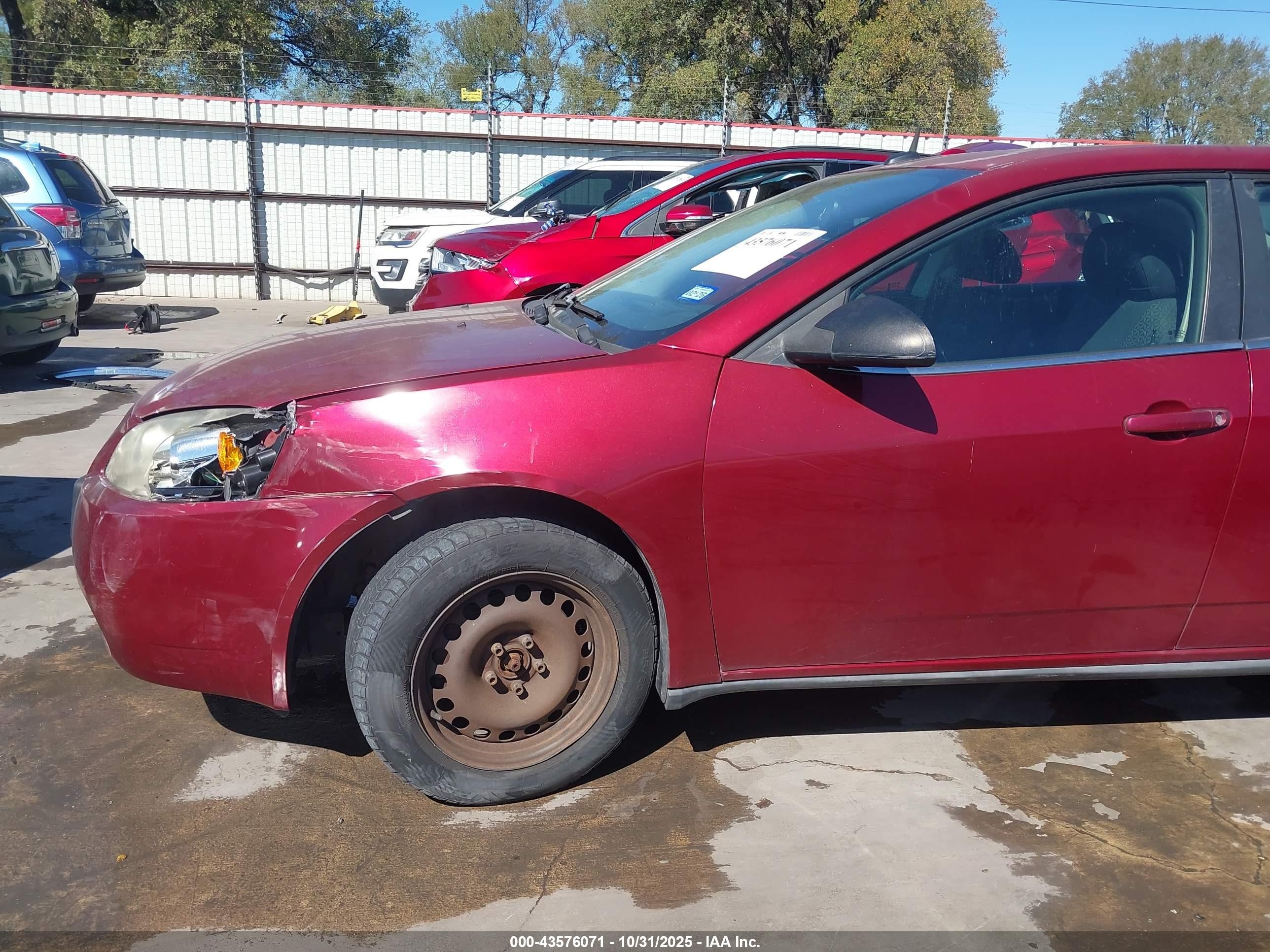 2008 Pontiac G6 Value Leader Red vin: 1G2ZF57B484175614