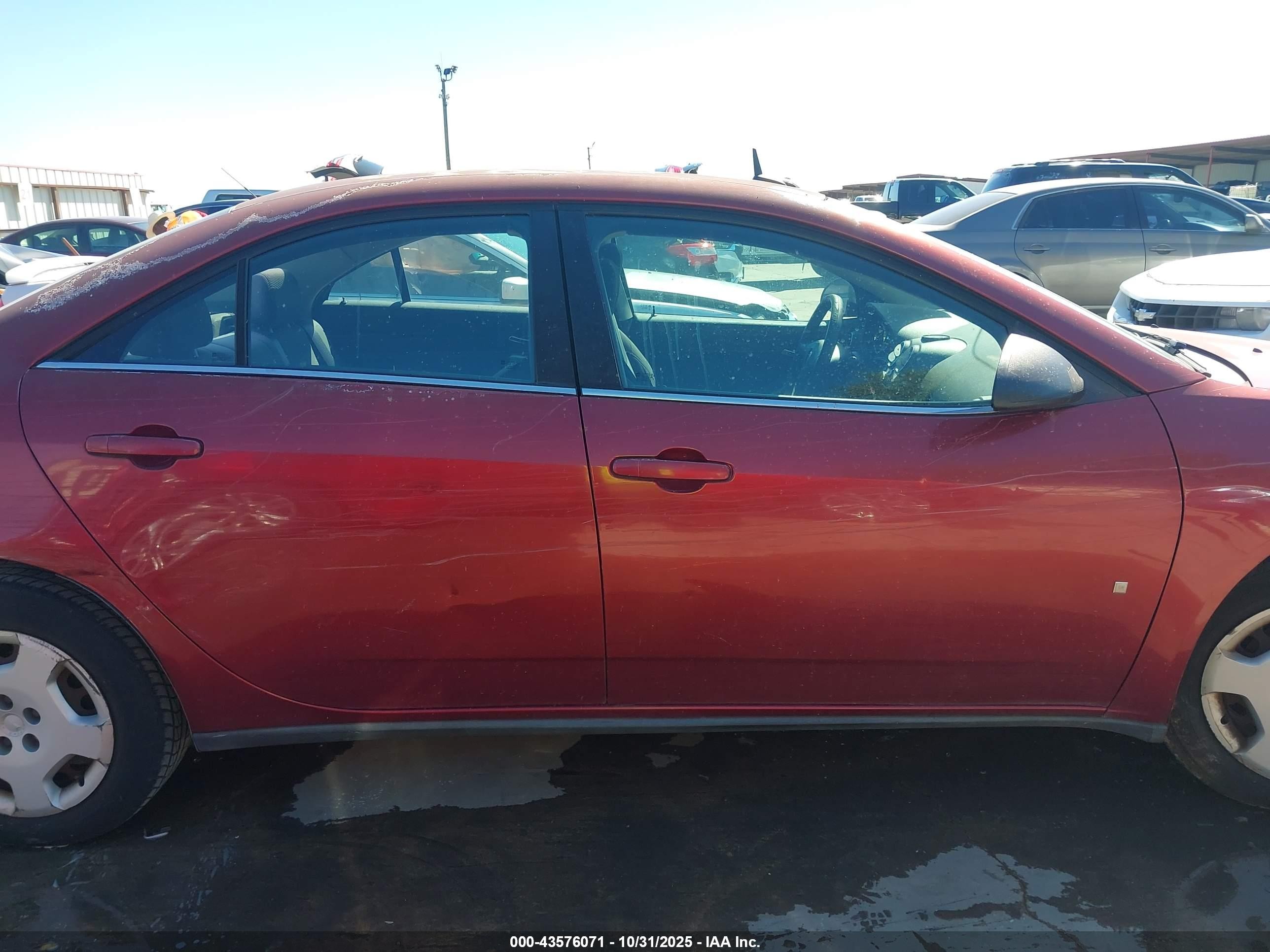 2008 Pontiac G6 Value Leader Red vin: 1G2ZF57B484175614