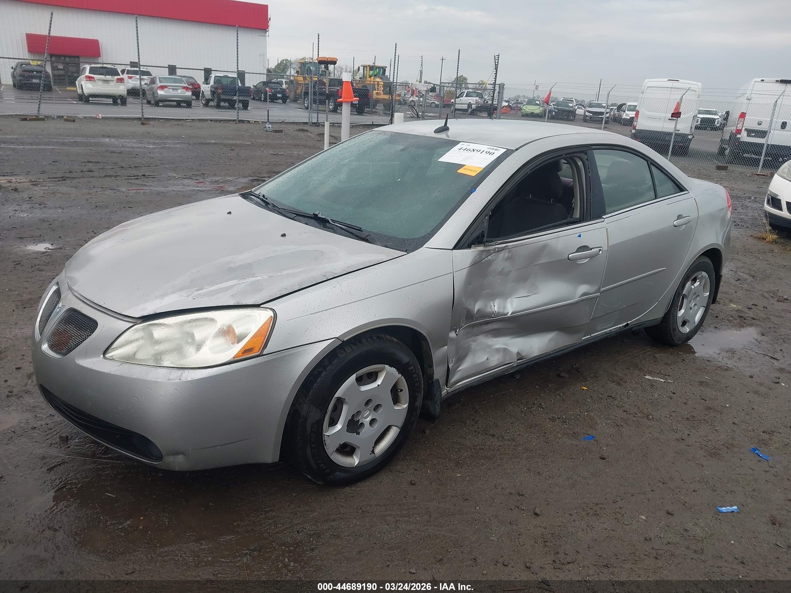 2008 Pontiac G6 Value Leader Серебряный vin: 1G2ZF57B884114413