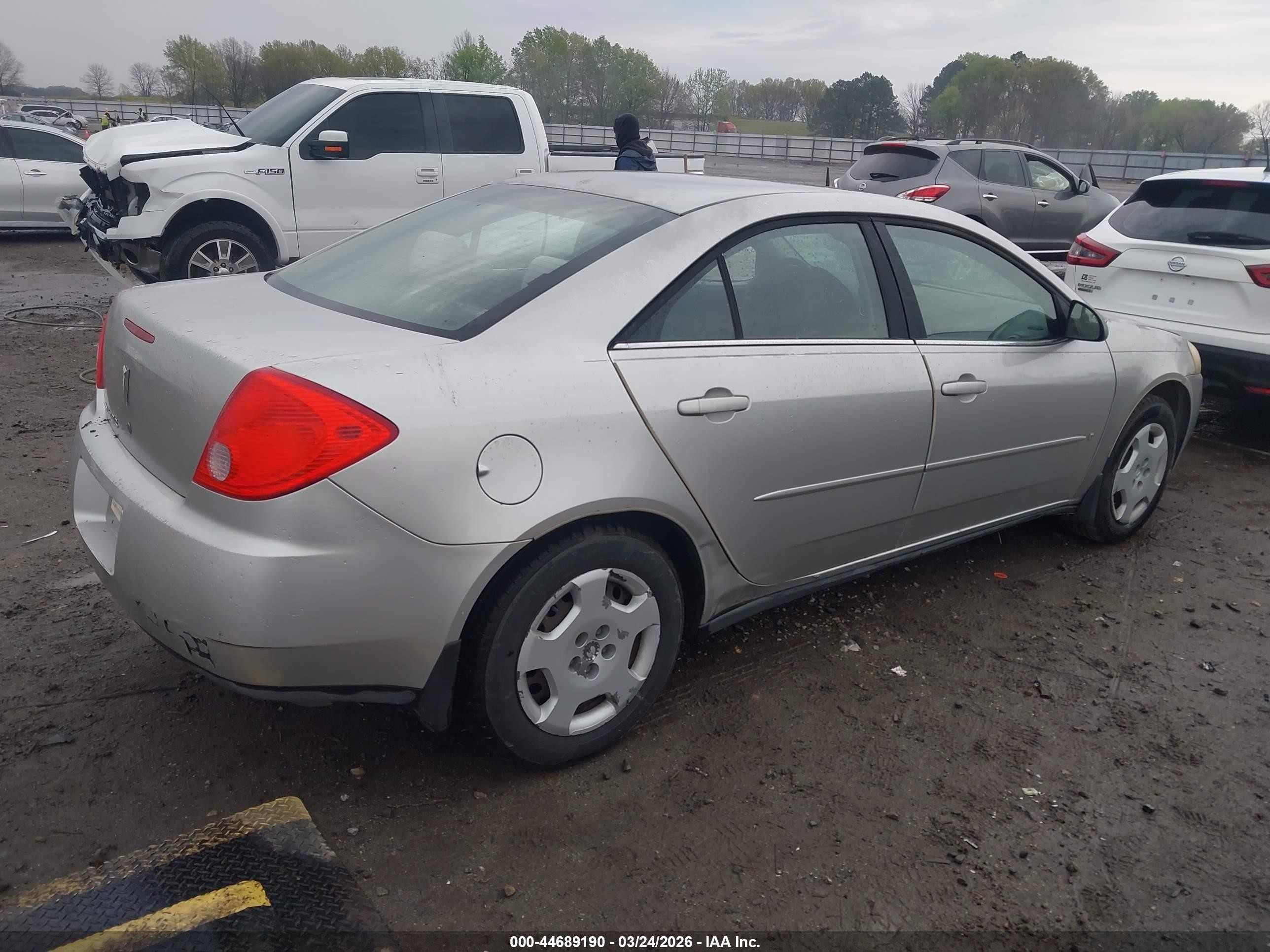 2008 Pontiac G6 Value Leader Серебряный vin: 1G2ZF57B884114413