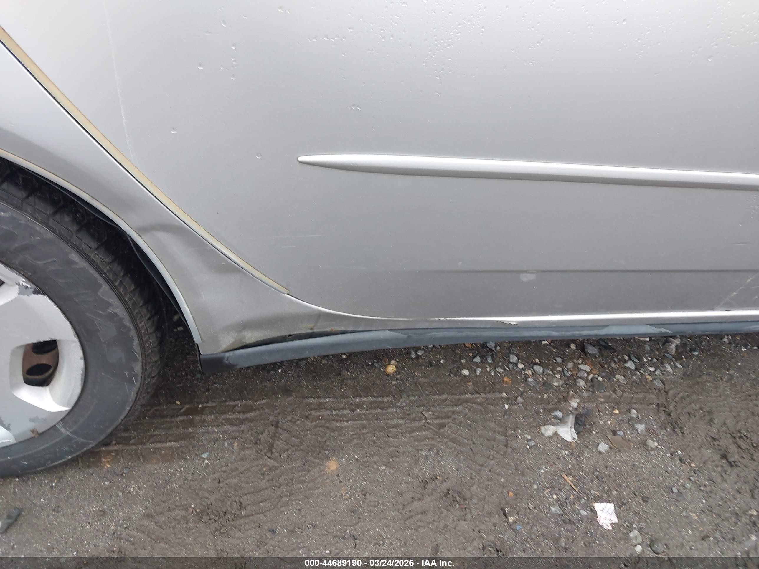 2008 Pontiac G6 Value Leader Серебряный vin: 1G2ZF57B884114413