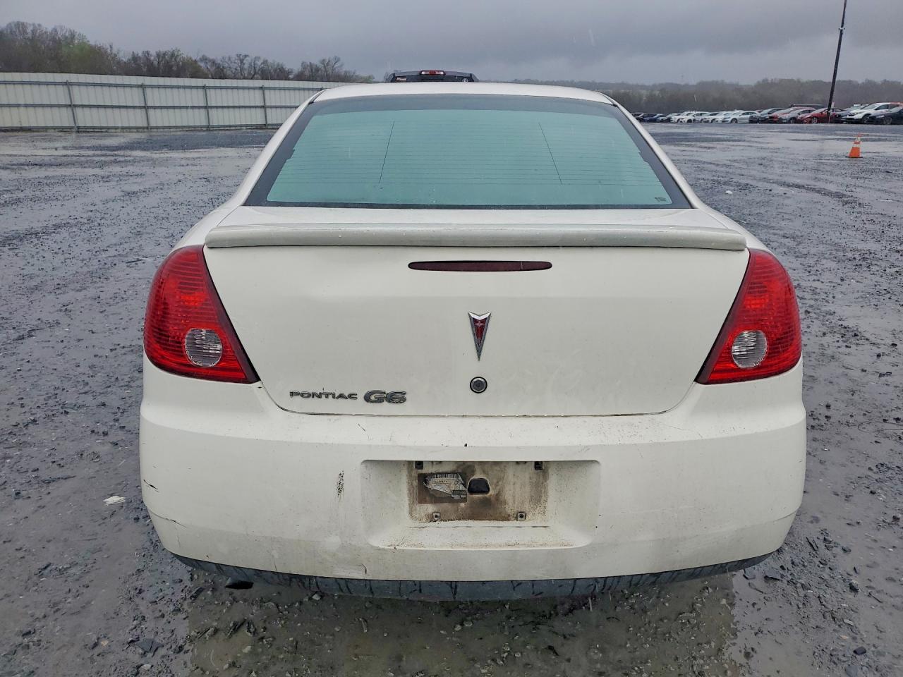 2007 Pontiac G6 Value Leader White vin: 1G2ZF58B074194853
