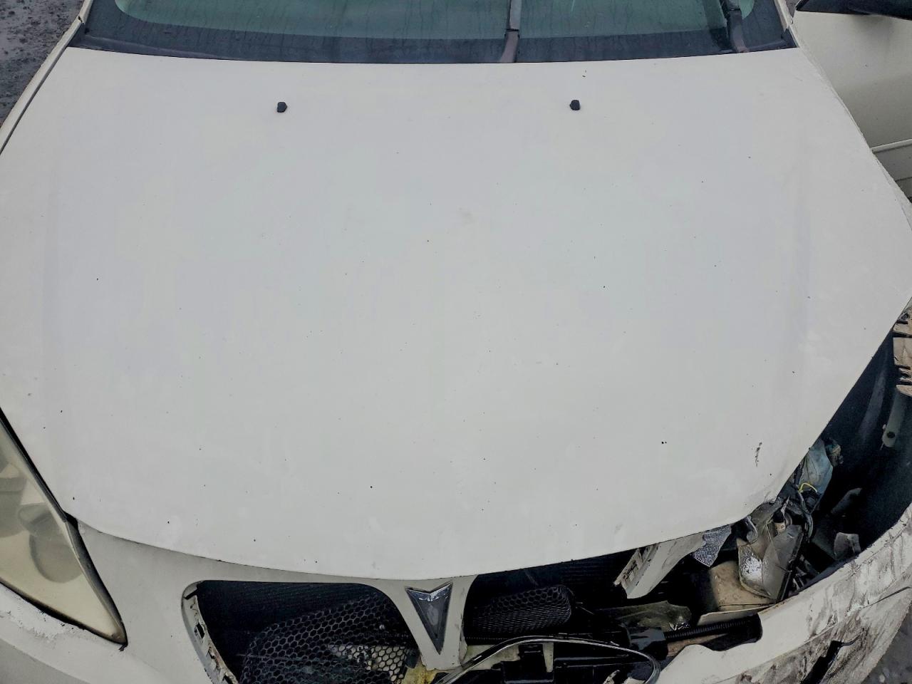 2007 Pontiac G6 Value Leader White vin: 1G2ZF58B074194853