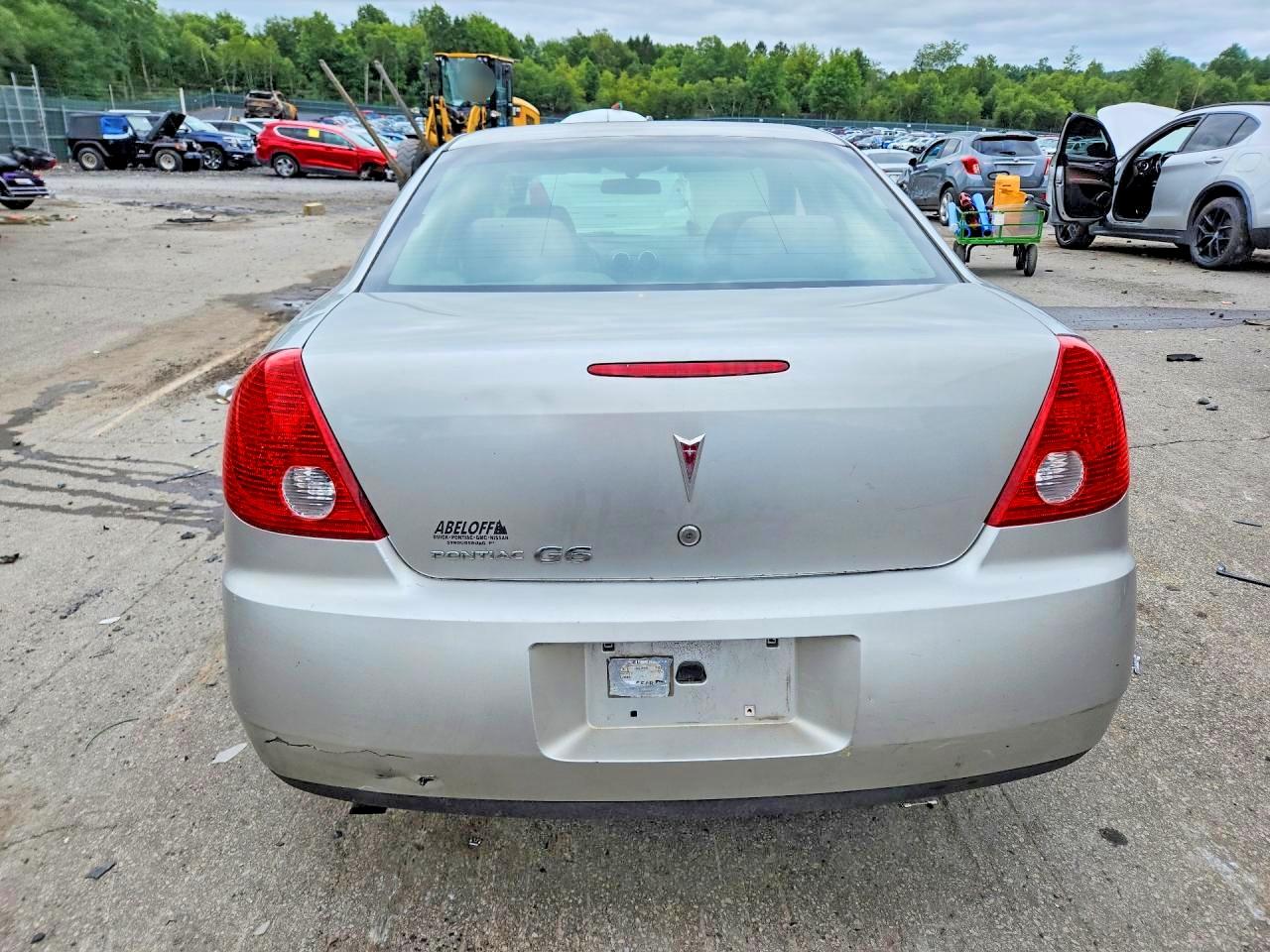 2007 Pontiac G6 Value Leader Silver vin: 1G2ZF58B374258786