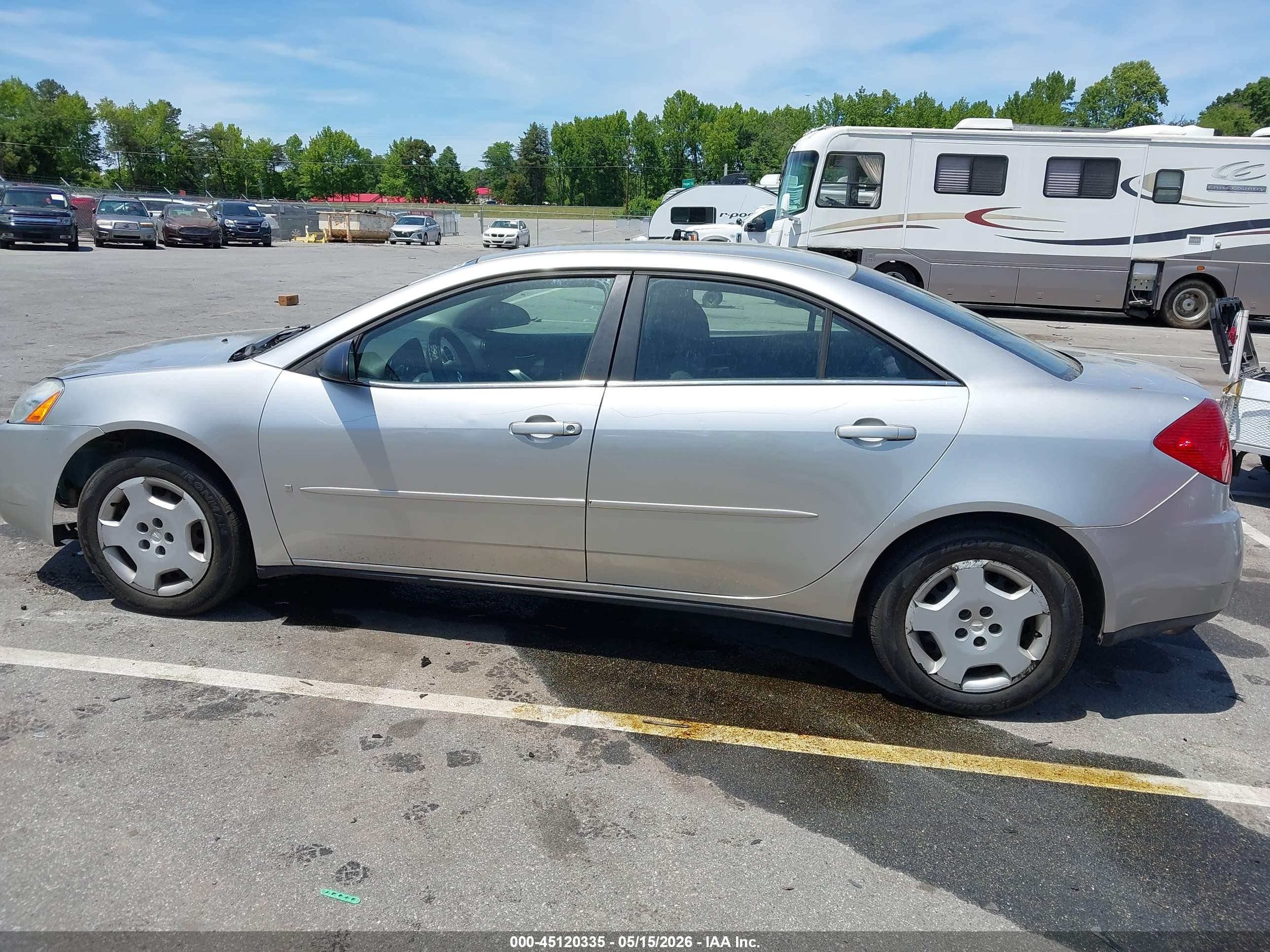 2007 Pontiac G6 Value Leader Silver vin: 1G2ZF58B574218564