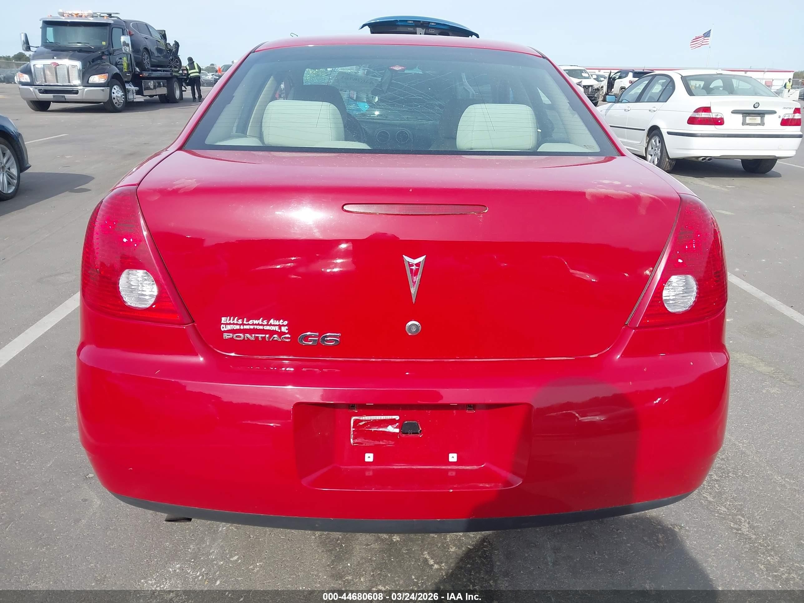2007 Pontiac G6 Value Leader Красный vin: 1G2ZF58B674129022